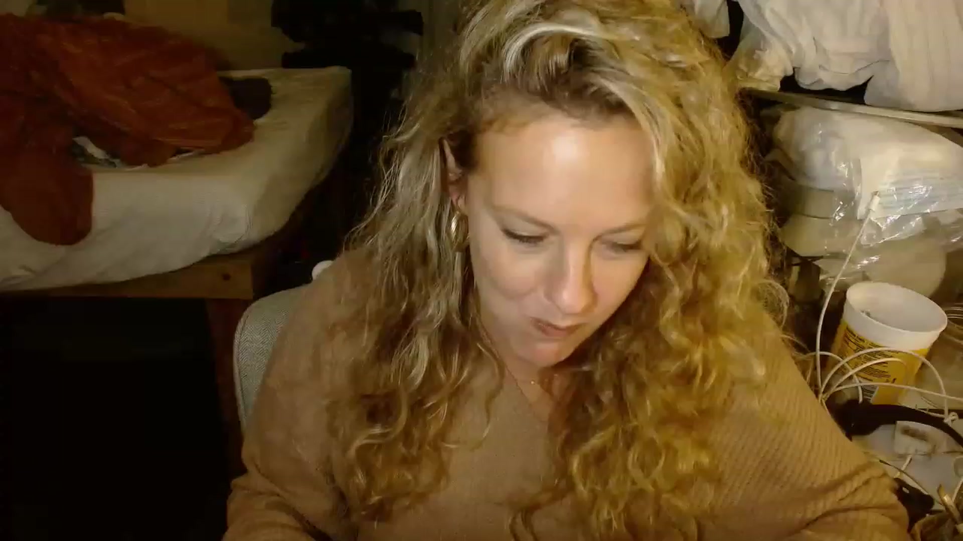 Gallery image thumbnail from Ailia_'s myfreecams stream on, 11/22/2022, 06:04 image 4 of 20