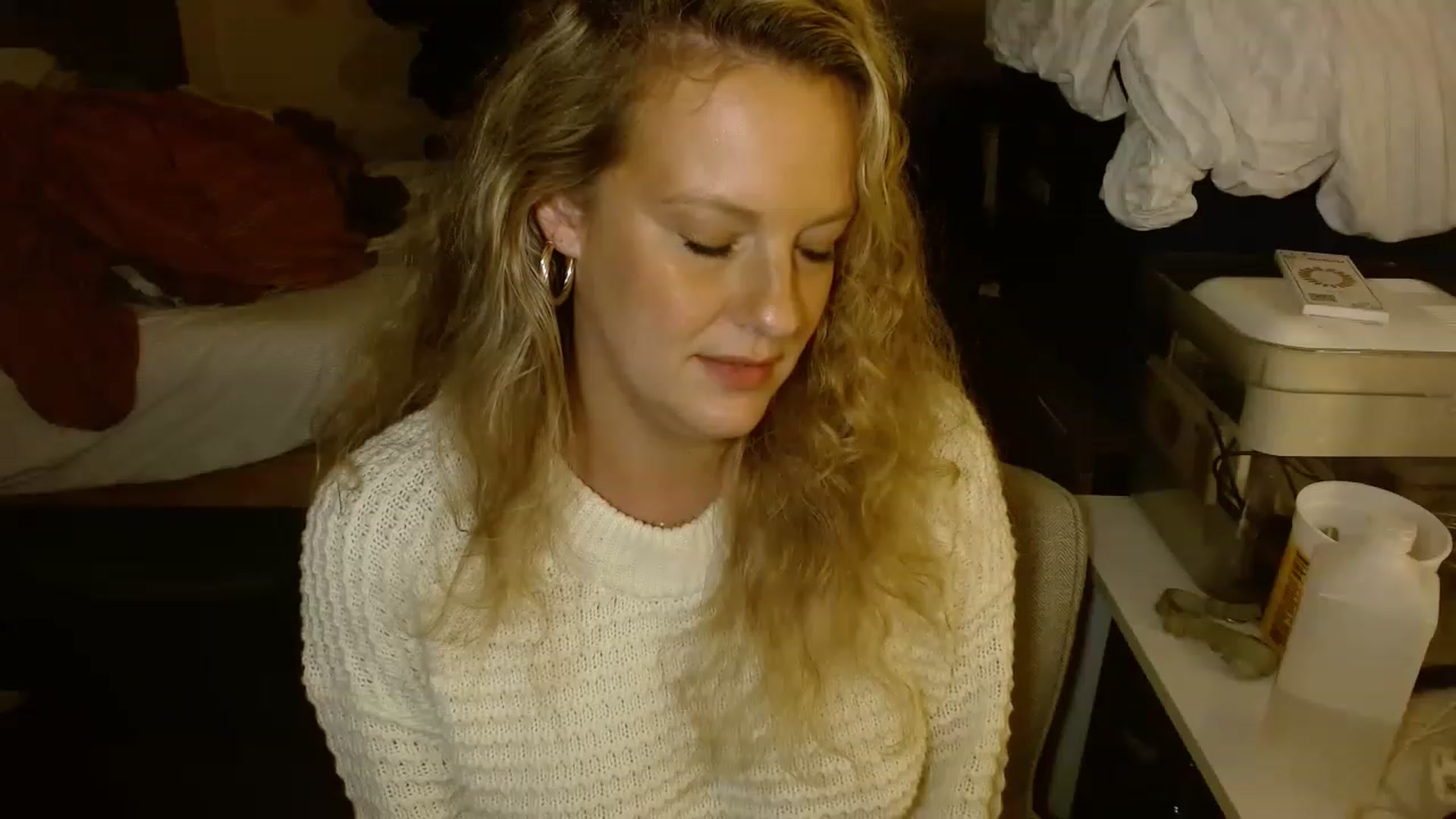 Gallery image thumbnail from Ailia_'s myfreecams stream on, 11/22/2022, 08:25 image 11 of 20