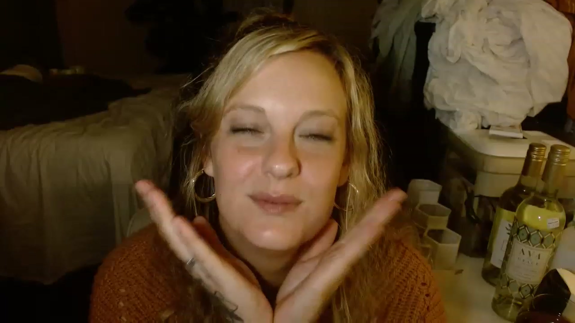 Gallery image thumbnail from Ailia_'s myfreecams stream on, 11/25/2022, 04:55 image 14 of 20