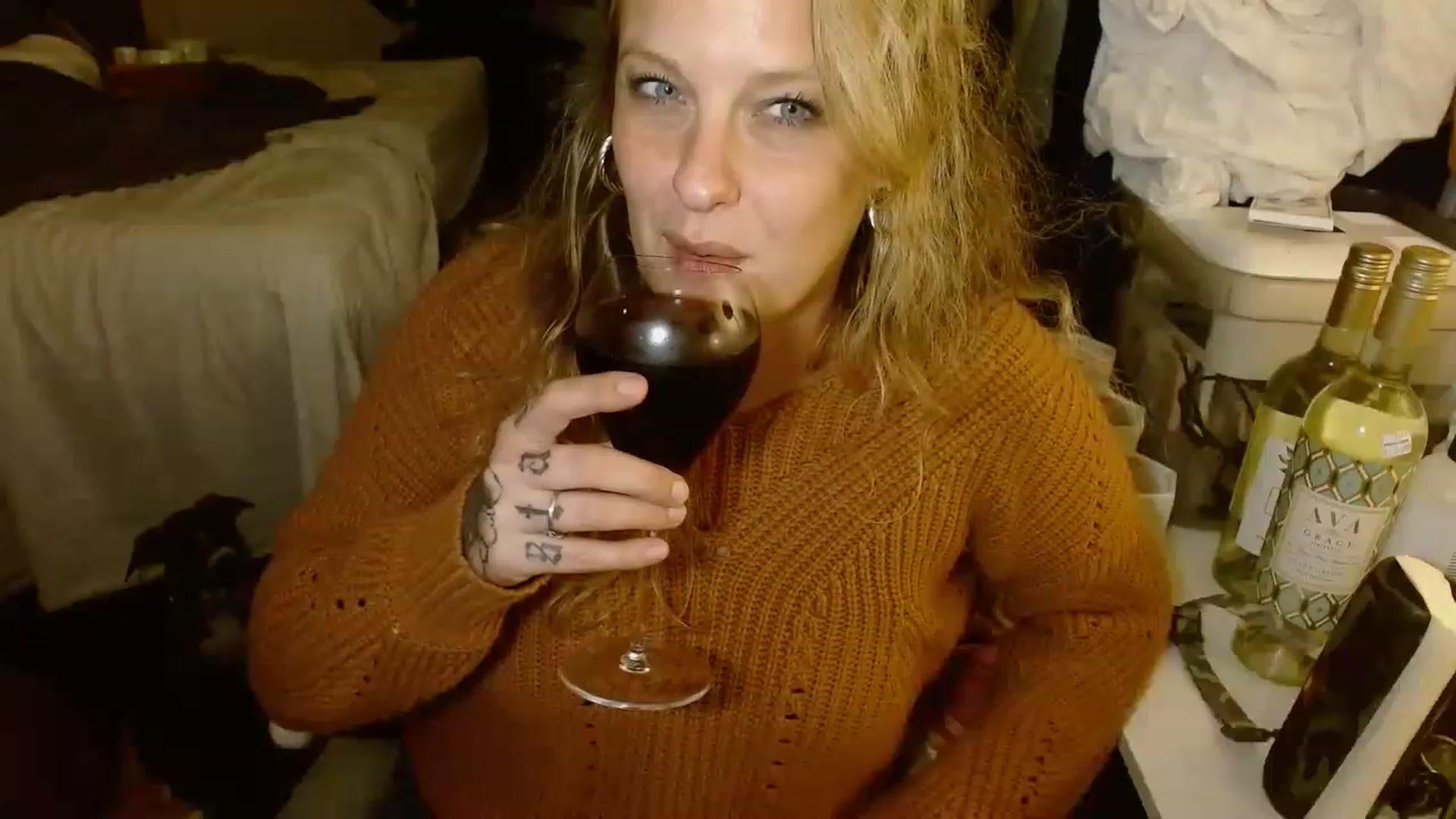 Gallery image thumbnail from Ailia_'s myfreecams stream on, 11/25/2022, 06:01 image 6 of 20