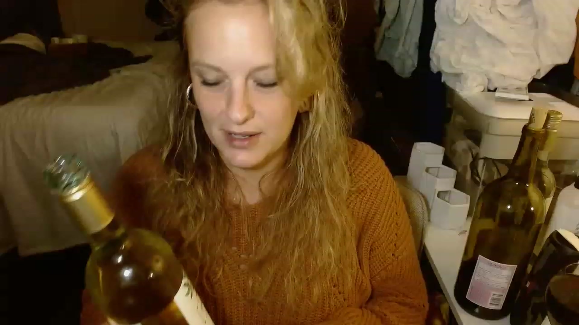 Gallery image thumbnail from Ailia_'s myfreecams stream on, 11/25/2022, 06:01 image 16 of 20