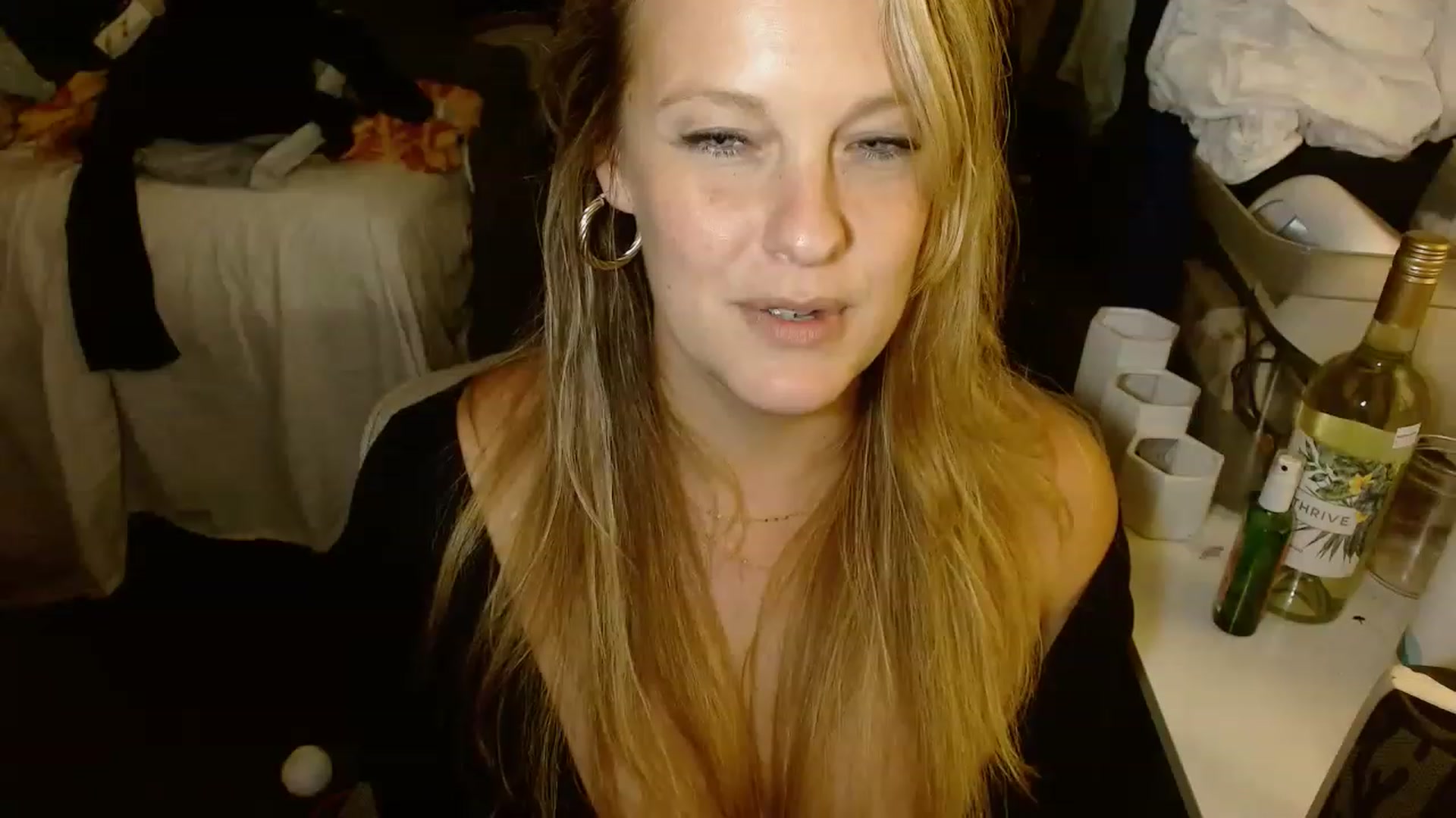Gallery image thumbnail from Ailia_'s myfreecams stream on, 11/26/2022, 09:03 image 6 of 20