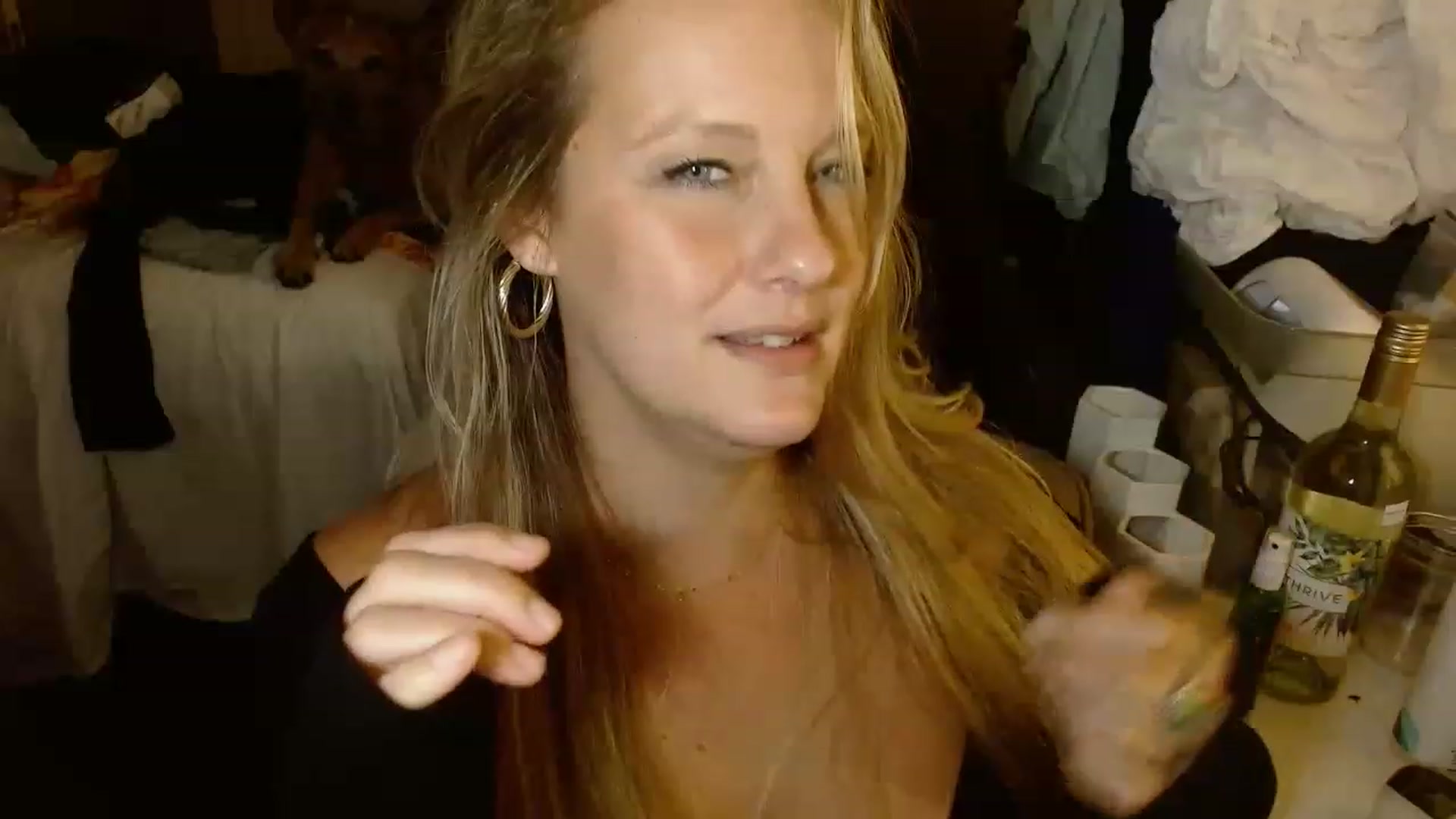 Gallery image thumbnail from Ailia_'s myfreecams stream on, 11/26/2022, 09:03 image 11 of 20