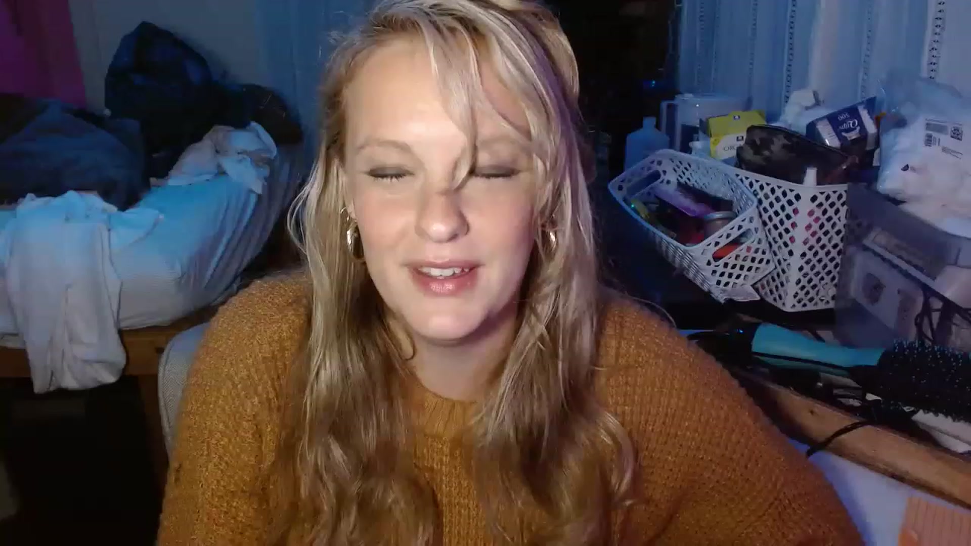 Gallery image thumbnail from Ailia_'s myfreecams stream on, 12/12/2022, 10:05 image 12 of 20
