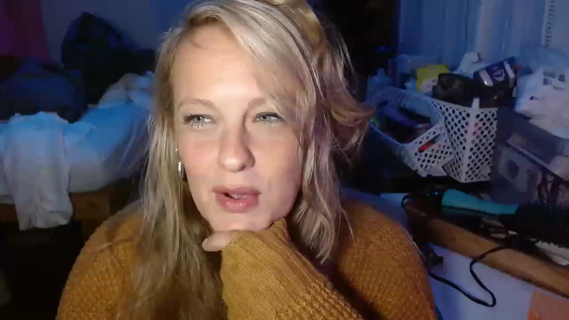 Gallery image thumbnail from Ailia_'s myfreecams stream on, 12/12/2022, 10:05 image 16 of 20