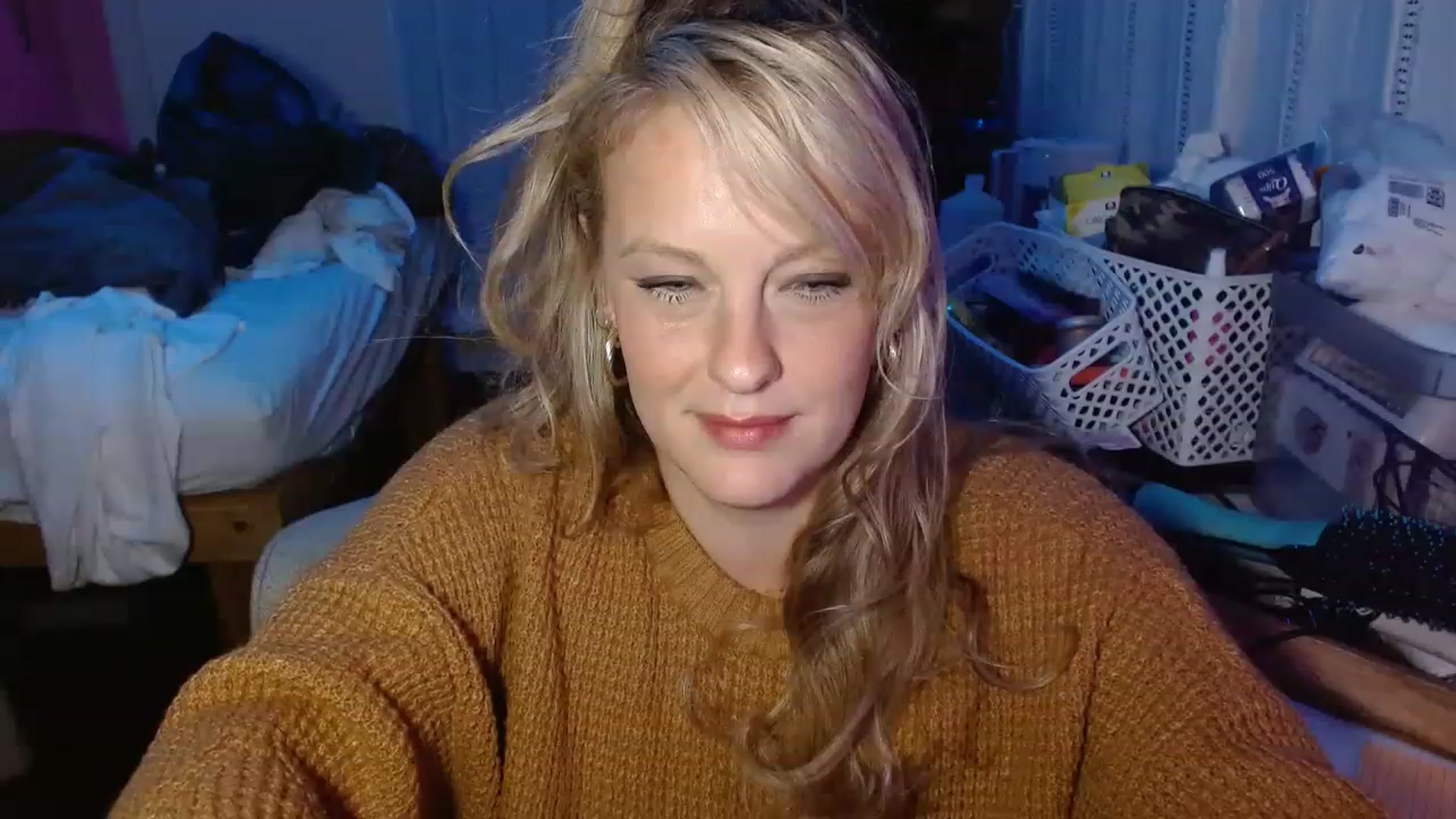 Gallery image thumbnail from Ailia_'s myfreecams stream on, 12/12/2022, 10:05 image 9 of 20