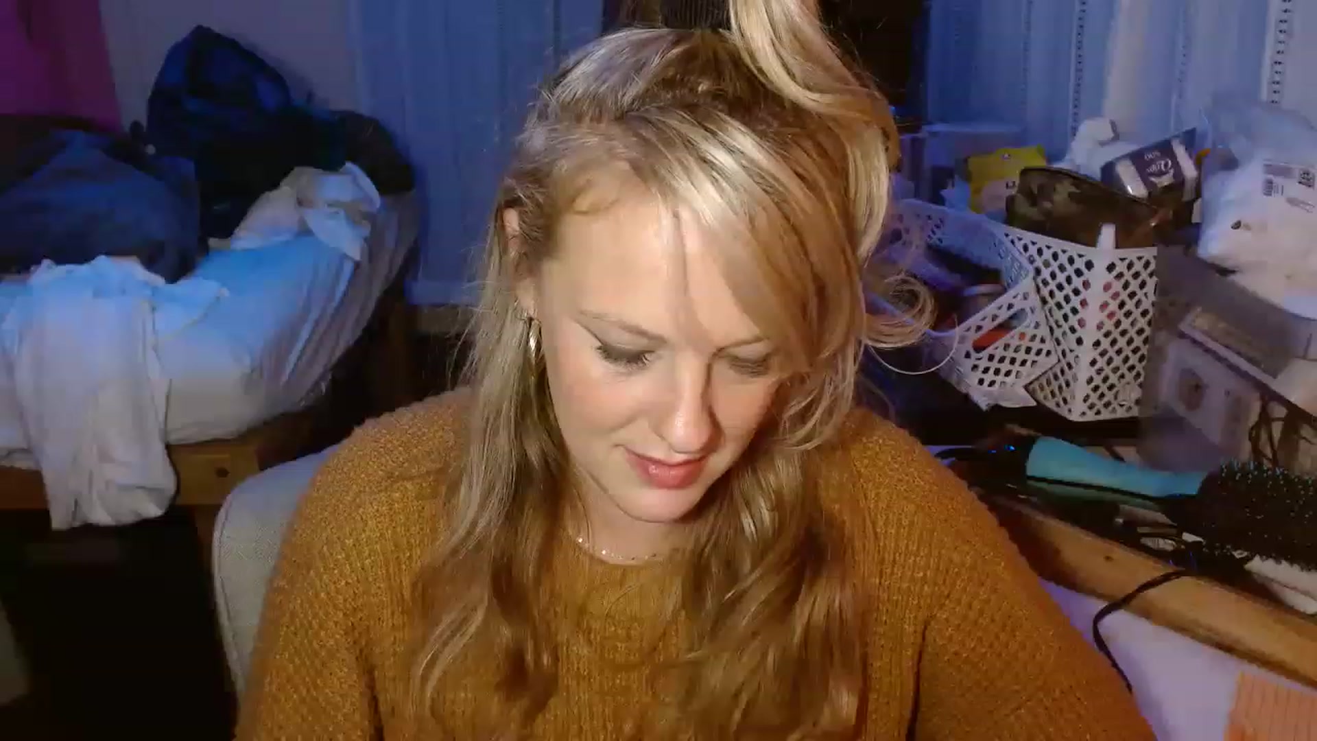 Gallery image thumbnail from Ailia_'s myfreecams stream on, 12/12/2022, 10:05 image 7 of 20