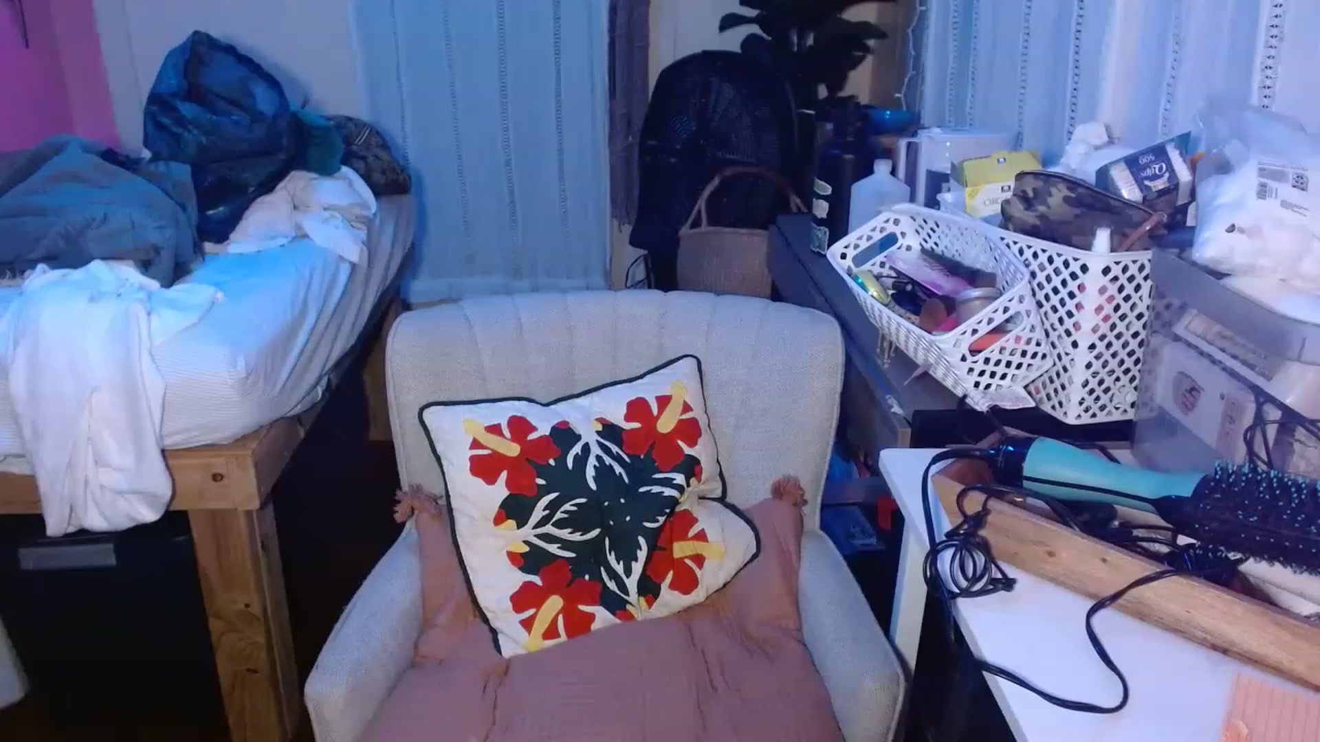 Gallery image thumbnail from Ailia_'s myfreecams stream on, 12/12/2022, 10:05 image 17 of 20