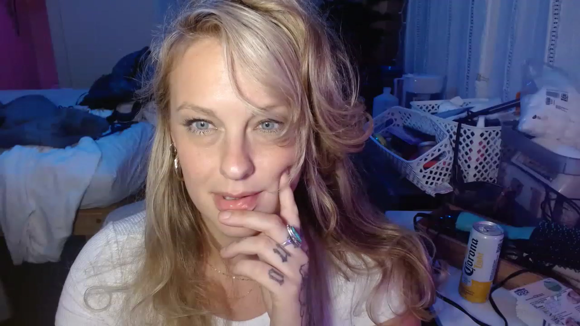 Gallery image thumbnail from Ailia_'s myfreecams stream on, 12/12/2022, 10:37 image 16 of 20