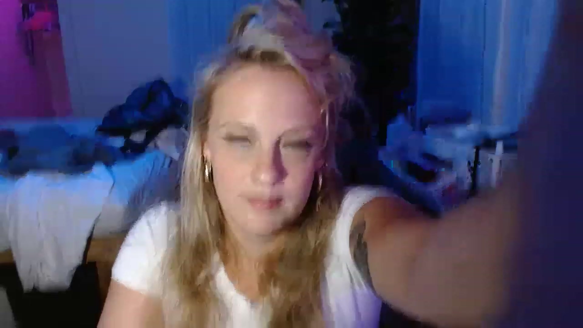 Gallery image thumbnail from Ailia_'s myfreecams stream on, 12/12/2022, 10:37 image 5 of 20