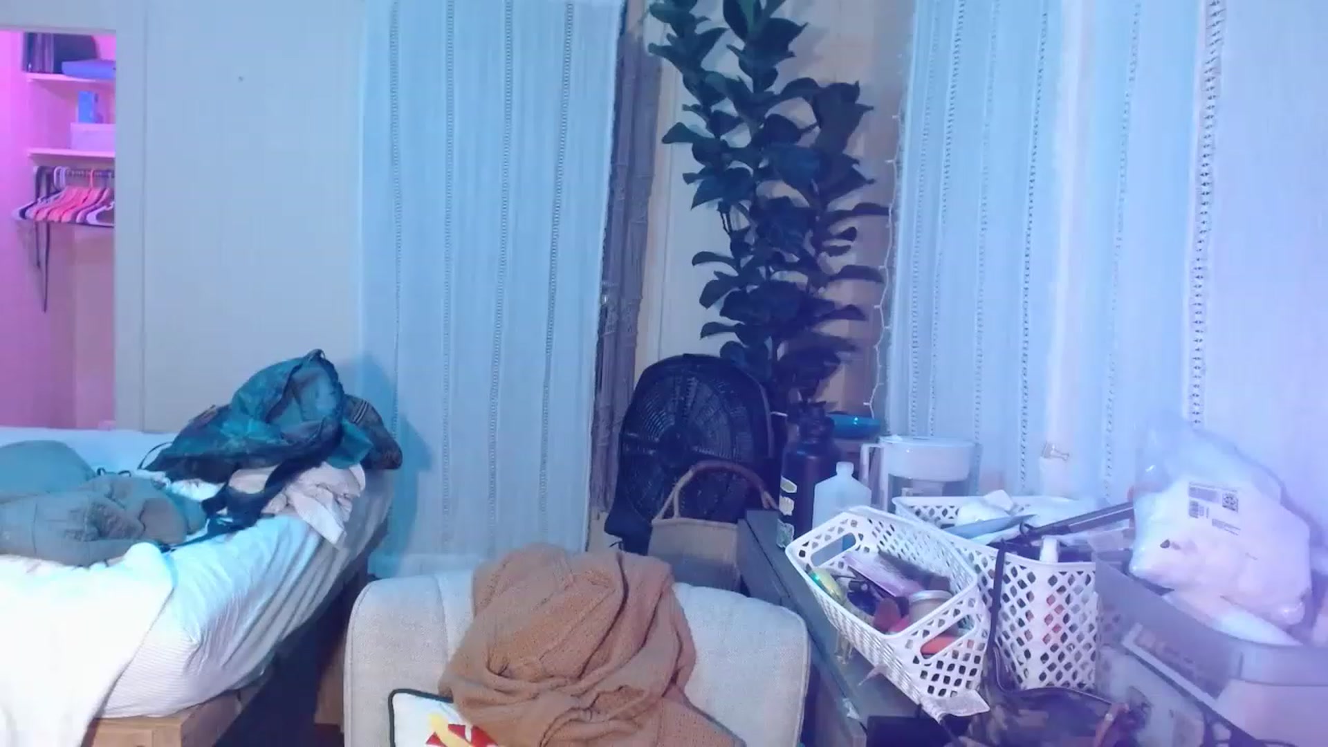 Gallery image thumbnail from Ailia_'s myfreecams stream on, 12/12/2022, 10:37 image 4 of 20