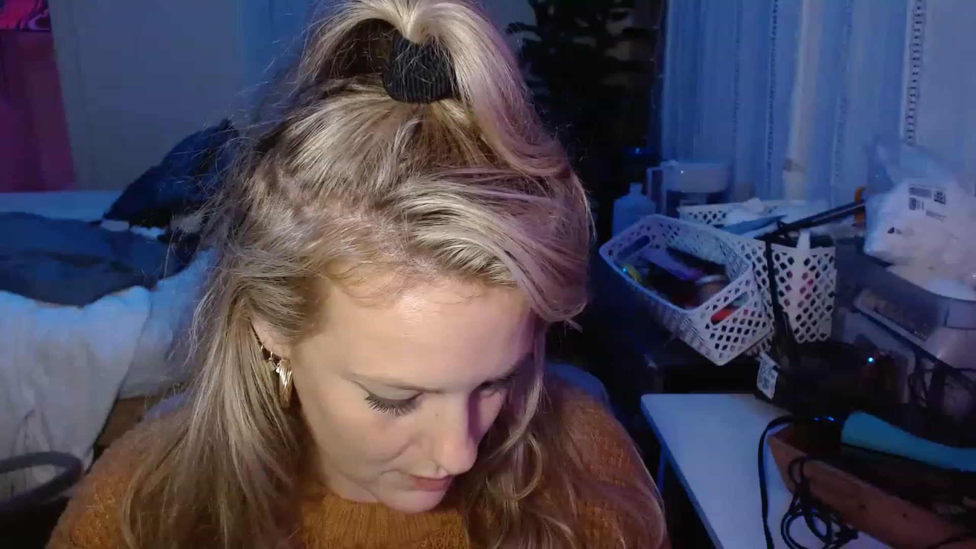 Gallery image thumbnail from Ailia_'s myfreecams stream on, 12/12/2022, 11:49 image 18 of 20