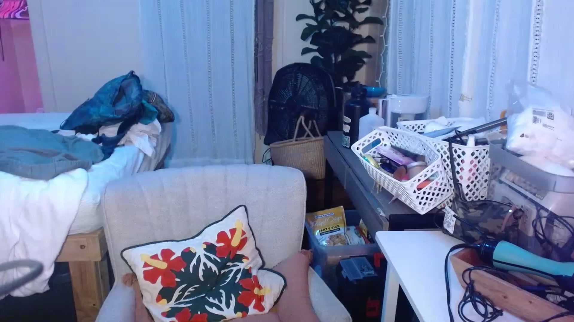 Gallery image thumbnail from Ailia_'s myfreecams stream on, 12/12/2022, 11:49 image 14 of 20