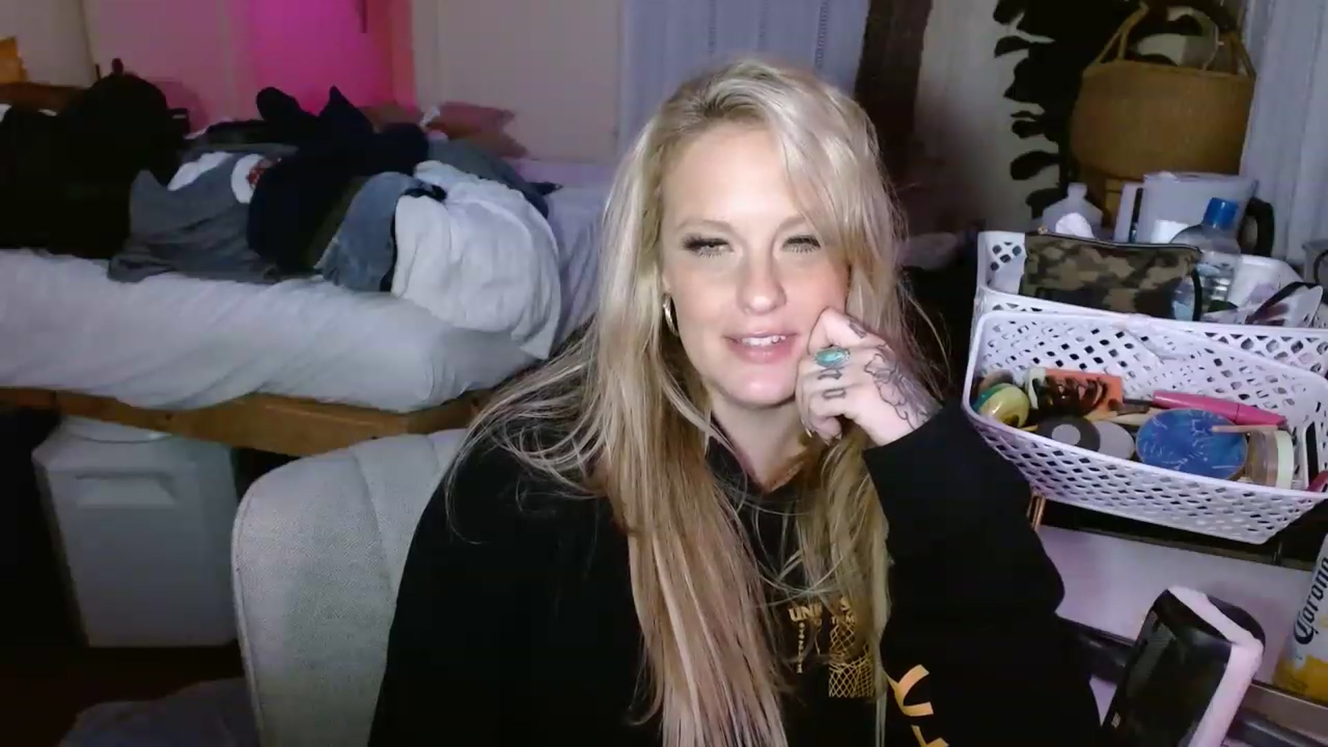 Gallery image thumbnail from Ailia_'s myfreecams stream on, 12/18/2022, 12:16 image 7 of 20
