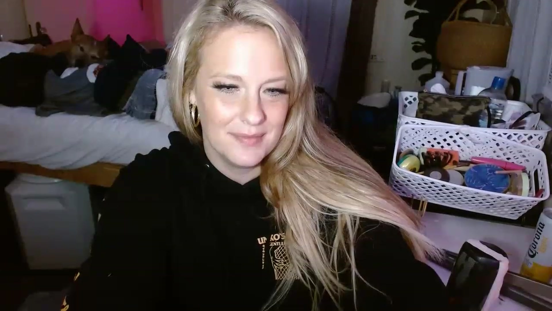 Gallery image thumbnail from Ailia_'s myfreecams stream on, 12/18/2022, 12:16 image 8 of 20
