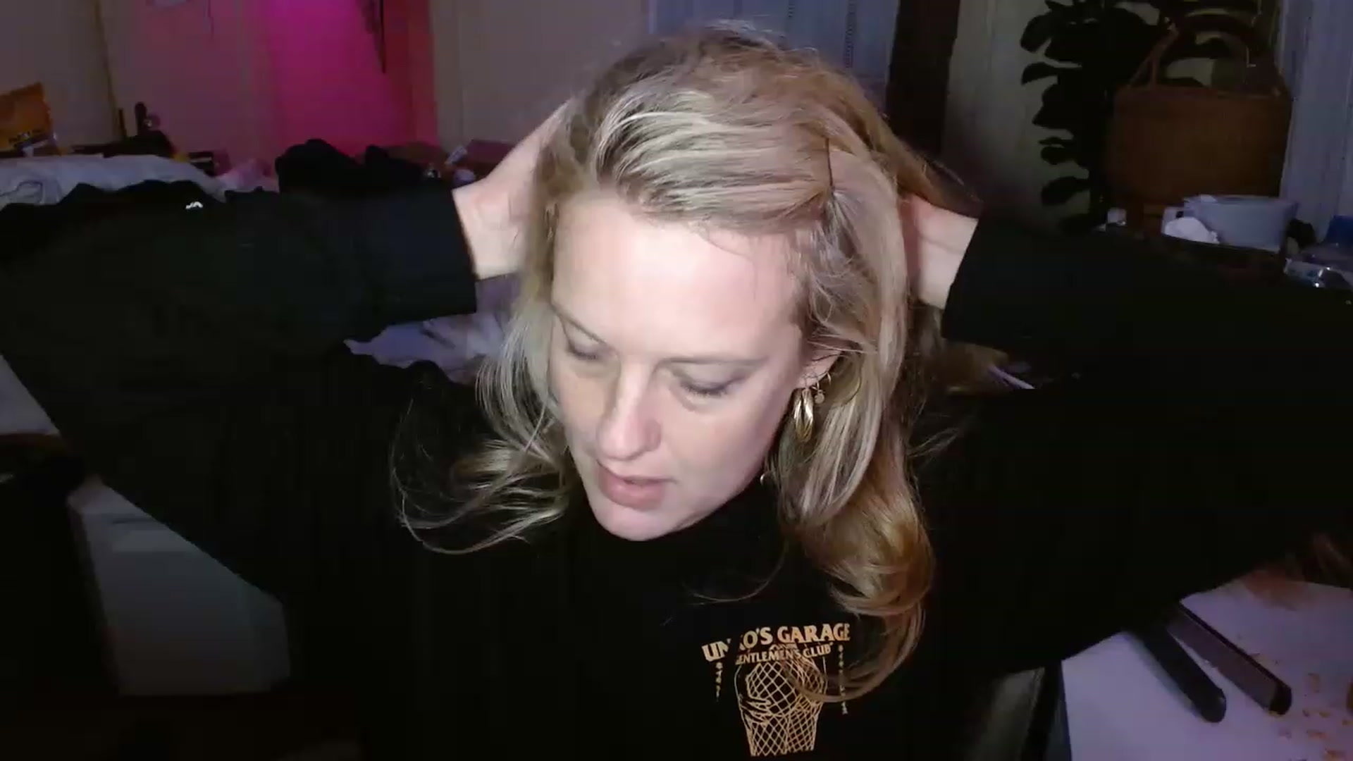 Gallery image thumbnail from Ailia_'s myfreecams stream on, 12/18/2022, 12:16 image 19 of 20
