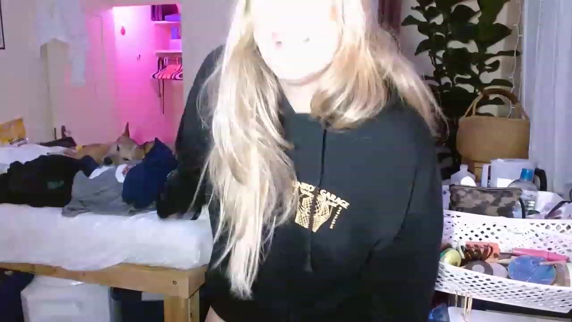 Gallery image thumbnail from Ailia_'s myfreecams stream on, 12/18/2022, 12:16 image 12 of 20