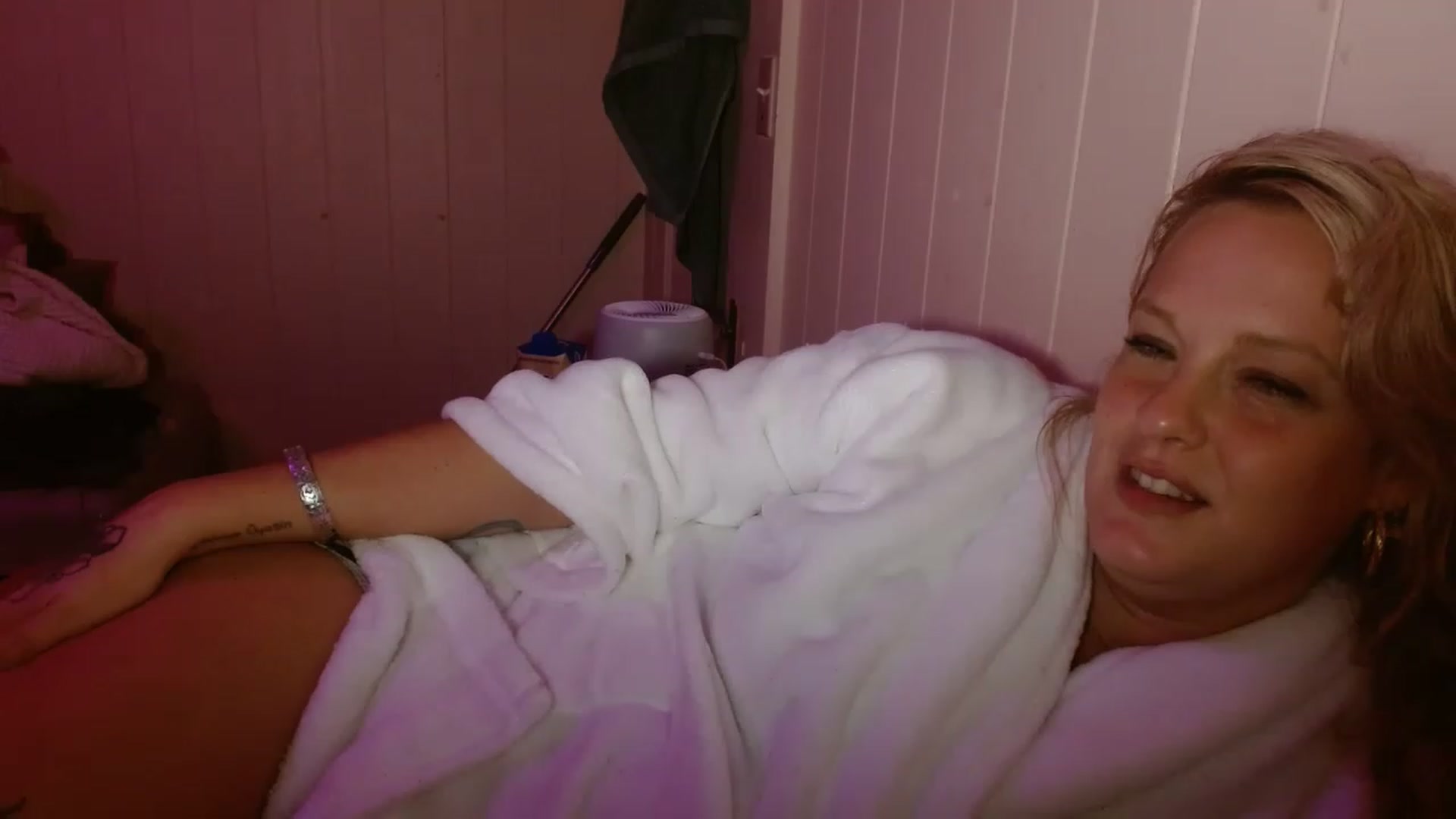 Gallery image thumbnail from Ailia_'s myfreecams stream on, 12/25/2022, 10:03 image 10 of 20