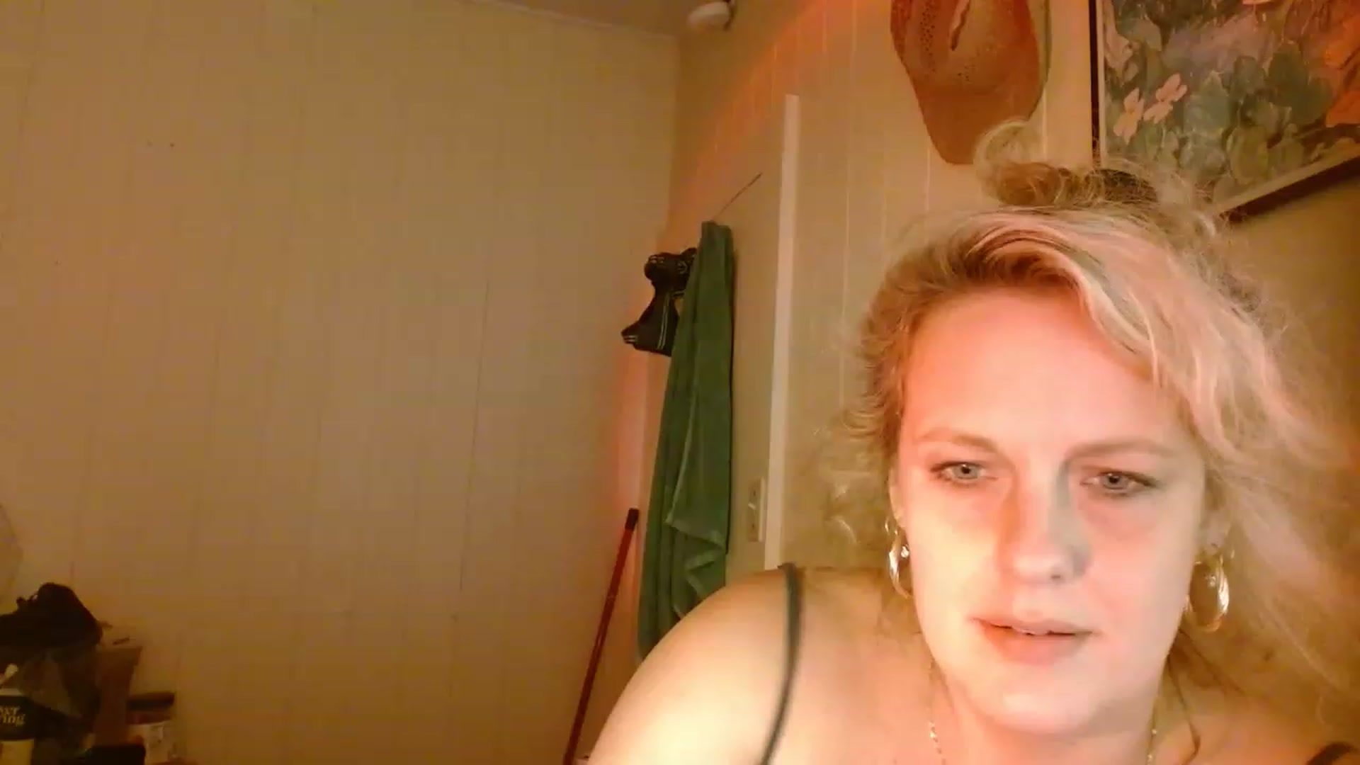 Gallery image thumbnail from Ailia_'s myfreecams stream on, 12/30/2022, 09:27 image 19 of 20