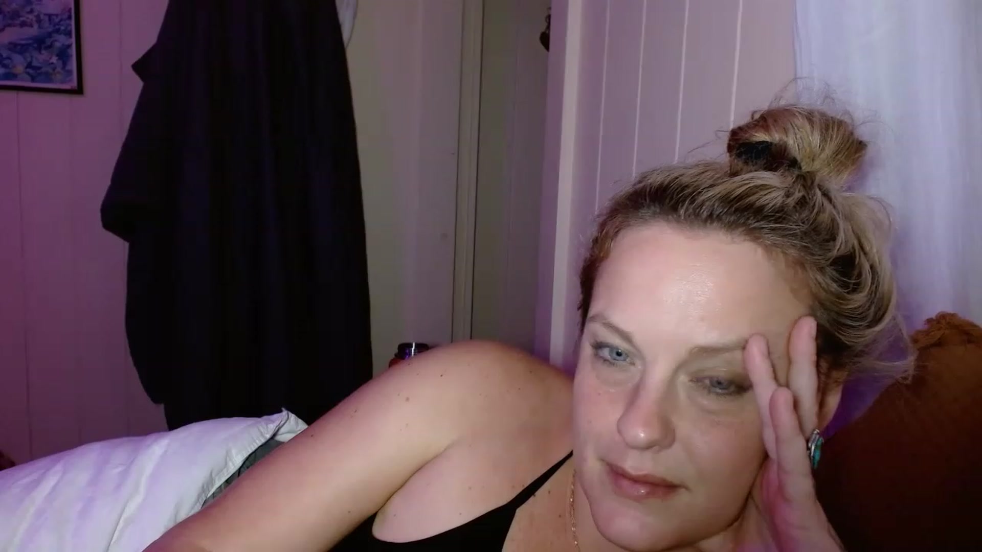Gallery image thumbnail from Ailia_'s myfreecams stream on, 01/05/2023, 10:24 image 8 of 20