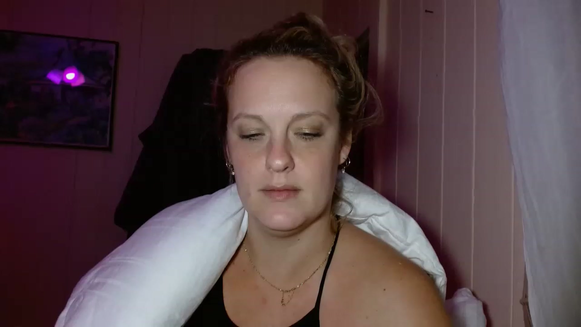 Gallery image thumbnail from Ailia_'s myfreecams stream on, 01/05/2023, 10:24 image 9 of 20