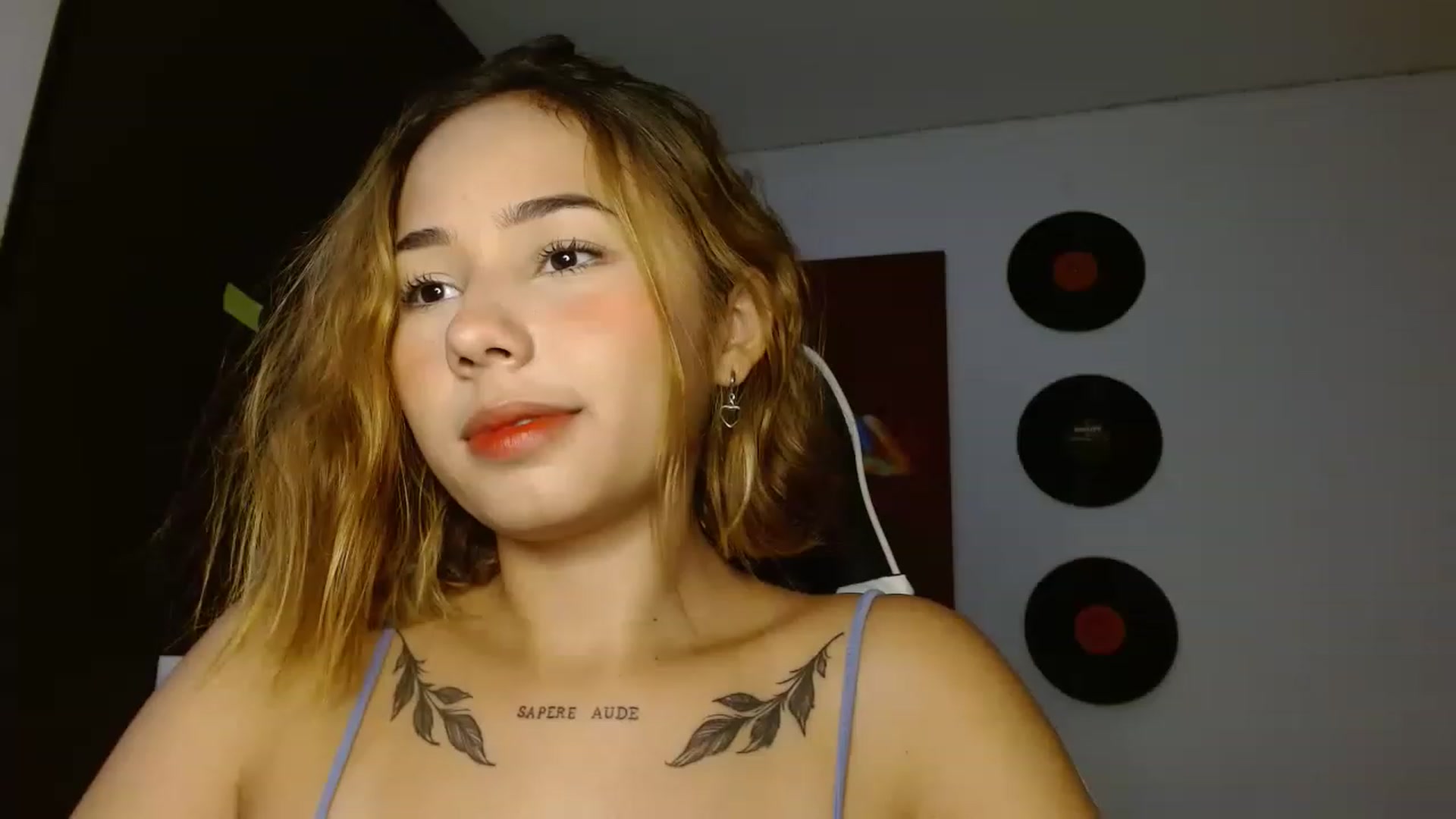 Gallery image thumbnail from Ailyn_grawn's myfreecams stream on, 04/03/2023, 23:01 image 13 of 20