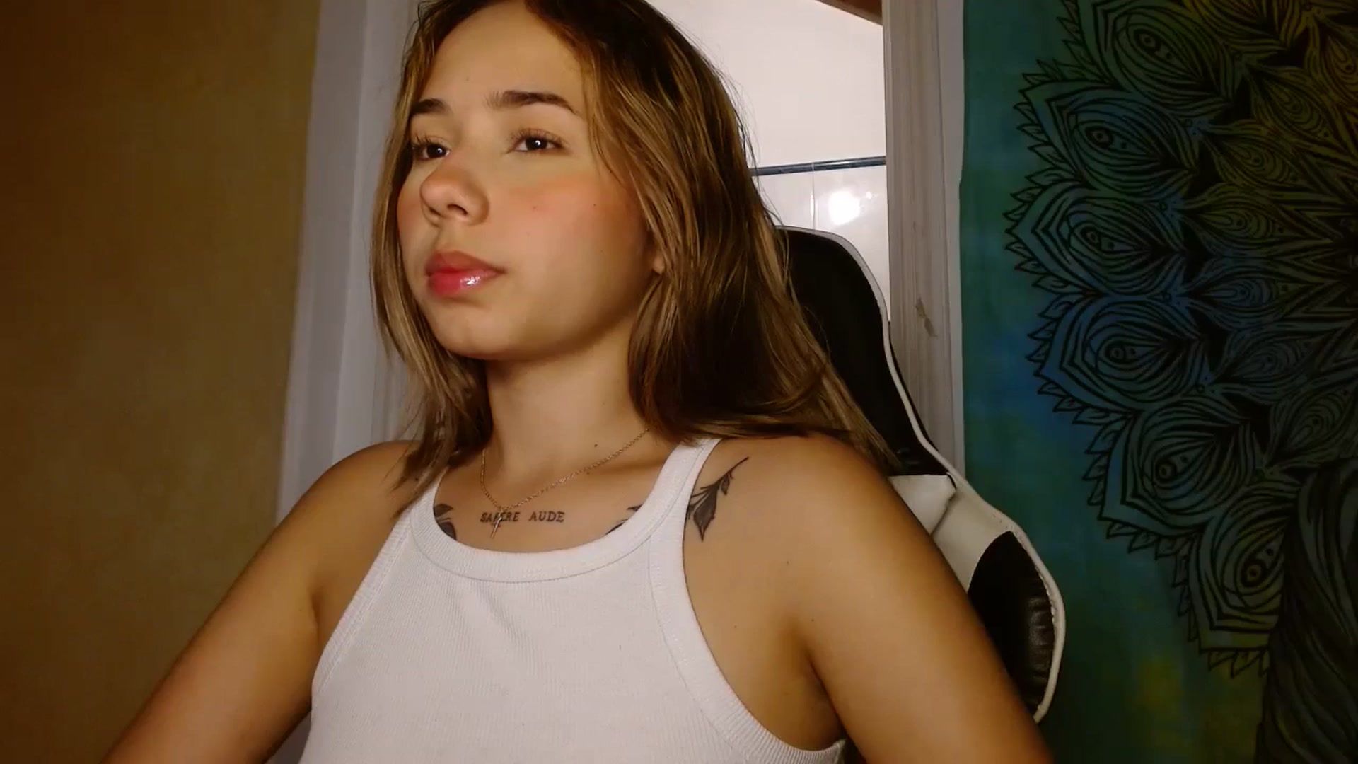 Gallery image thumbnail from Ailyn_grawn's myfreecams stream on, 02/22/2024, 06:03 image 16 of 20