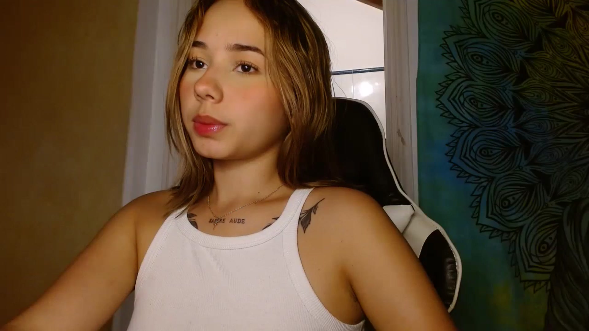Gallery image thumbnail from Ailyn_grawn's myfreecams stream on, 02/22/2024, 06:03 image 15 of 20