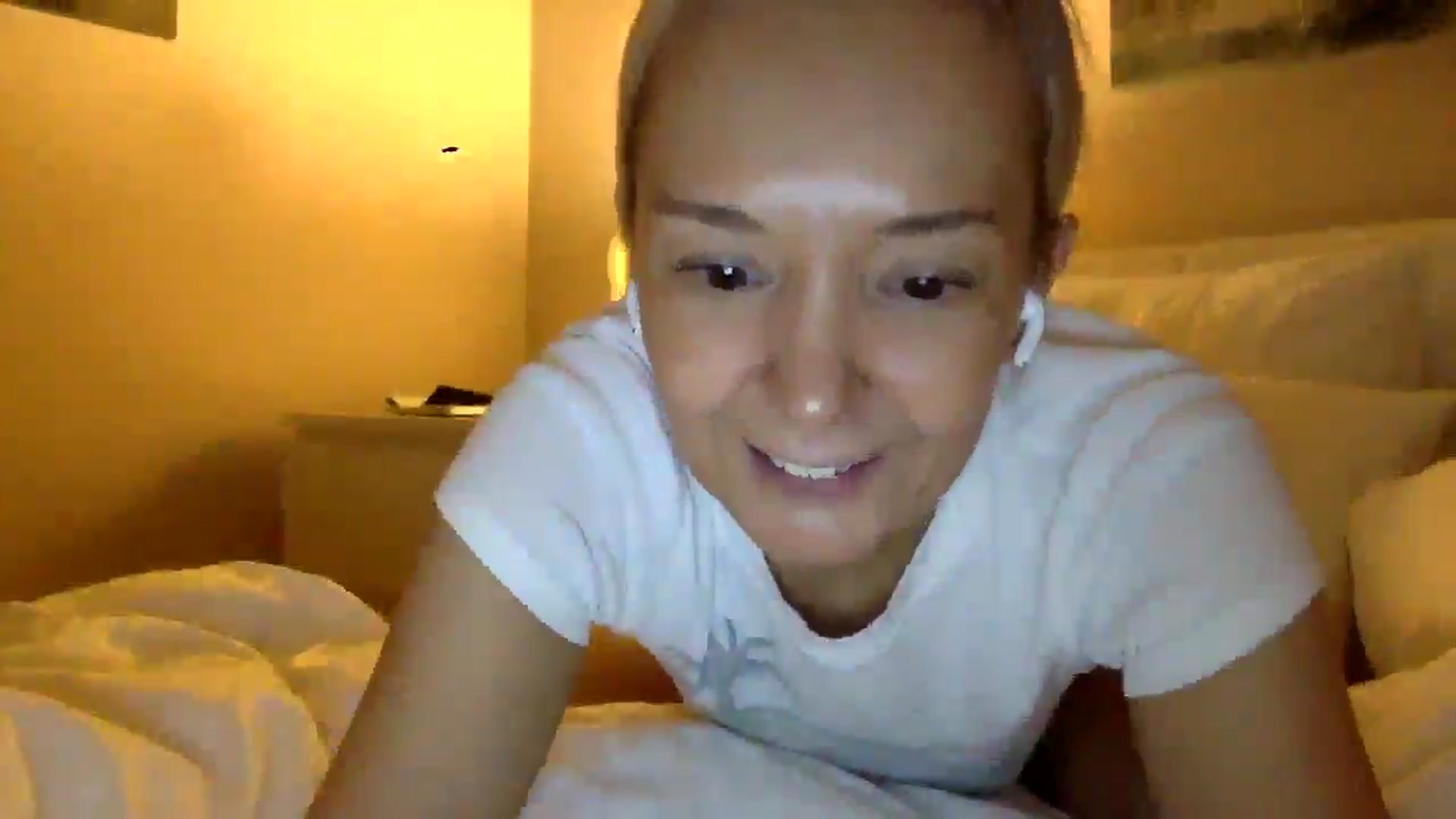Gallery image thumbnail from Aimee101010's myfreecams stream on, 01/18/2026, 16:34 image 16 of 20