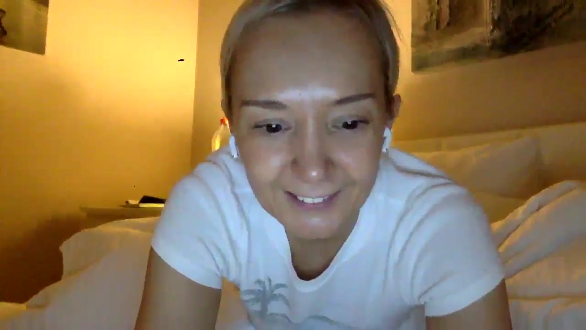 Gallery image thumbnail from Aimee101010's myfreecams stream on, 01/18/2026, 16:34 image 4 of 20