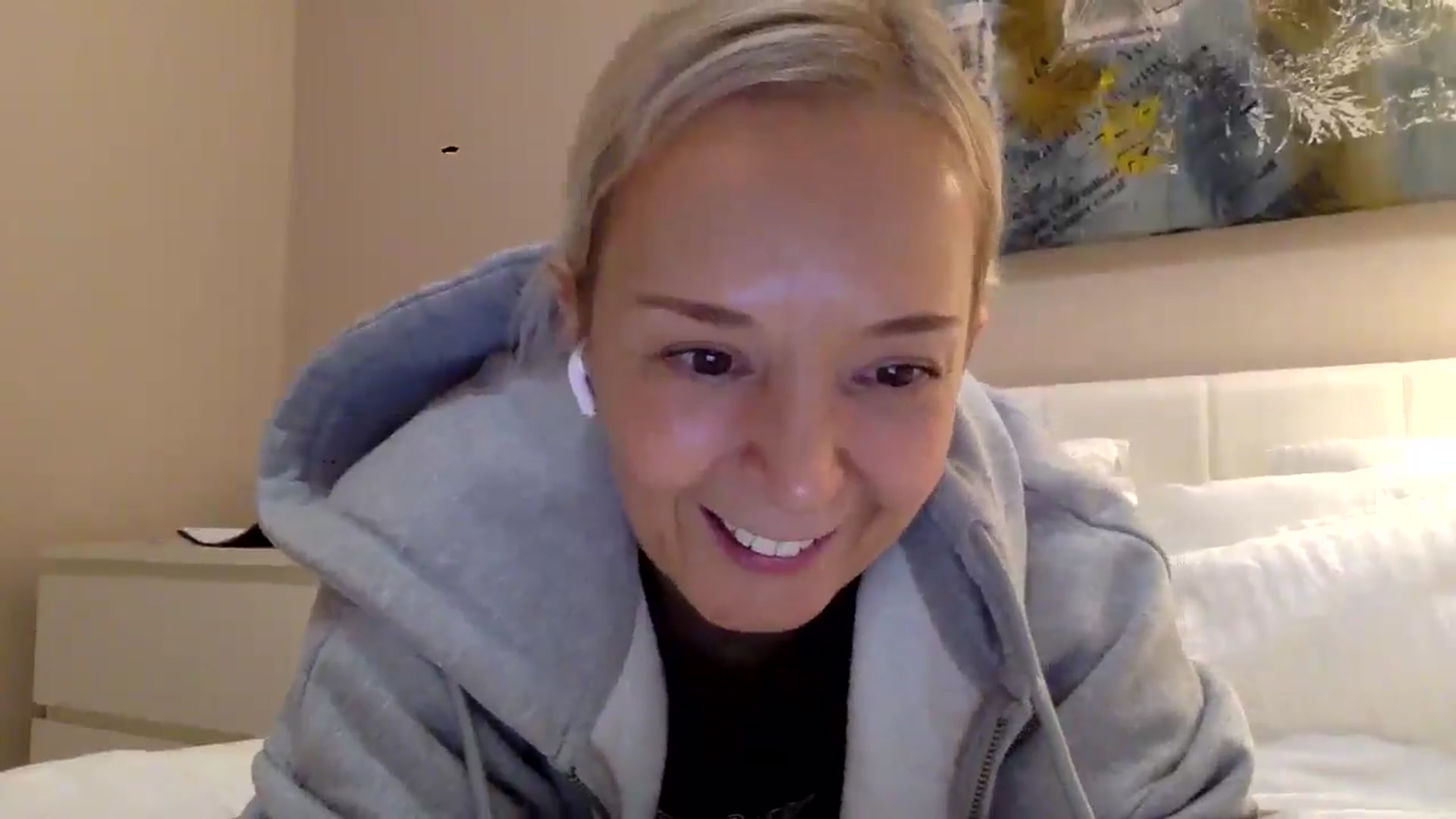 Gallery image thumbnail from Aimee101010's myfreecams stream on, 01/25/2026, 19:17 image 5 of 20