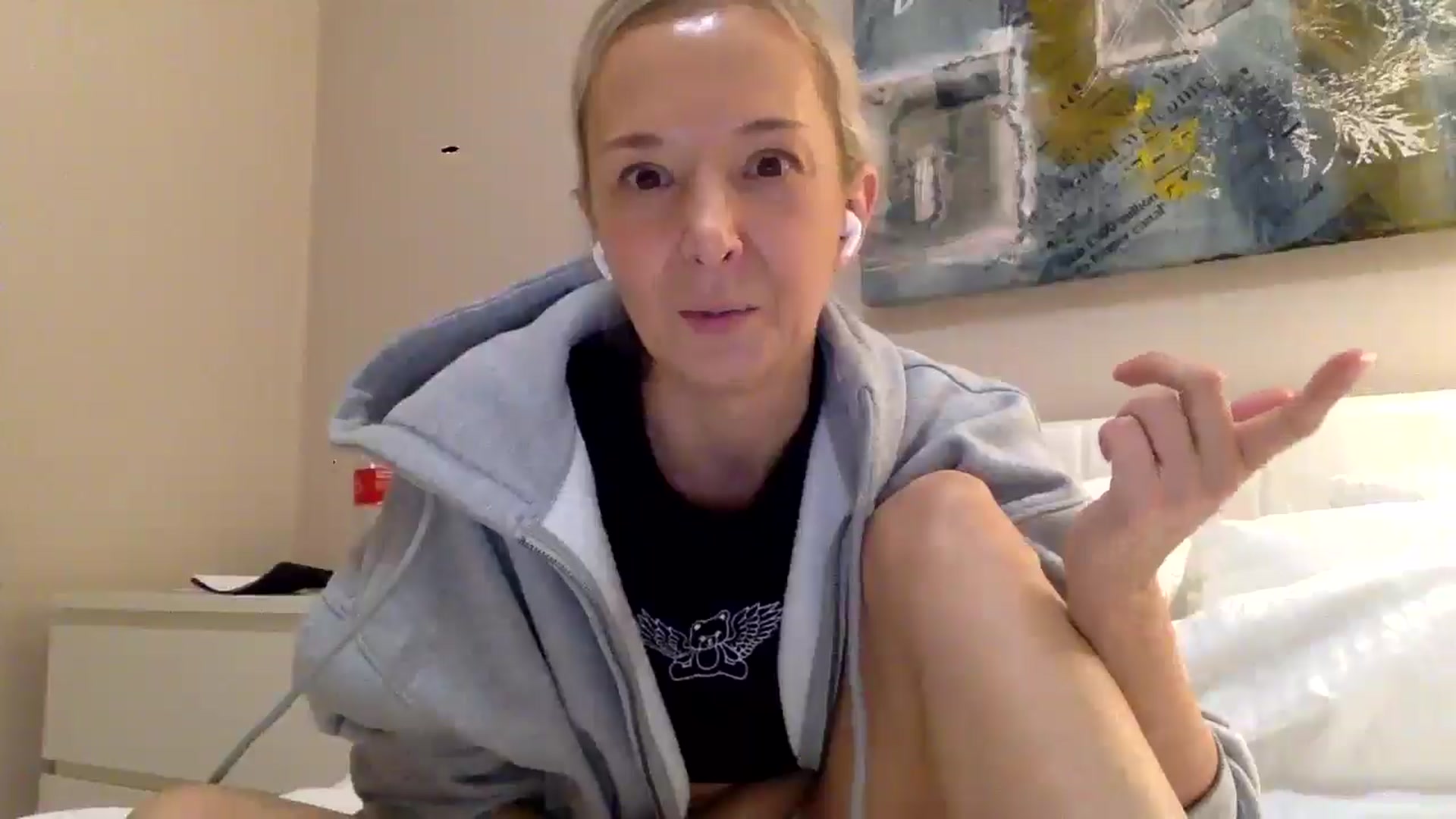 Gallery image thumbnail from Aimee101010's myfreecams stream on, 01/25/2026, 19:17 image 10 of 20
