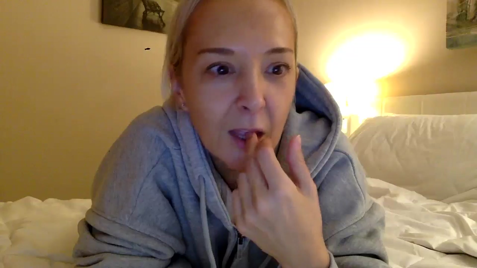 Gallery image thumbnail from Aimee555's myfreecams stream on, 01/06/2026, 17:47 image 7 of 20