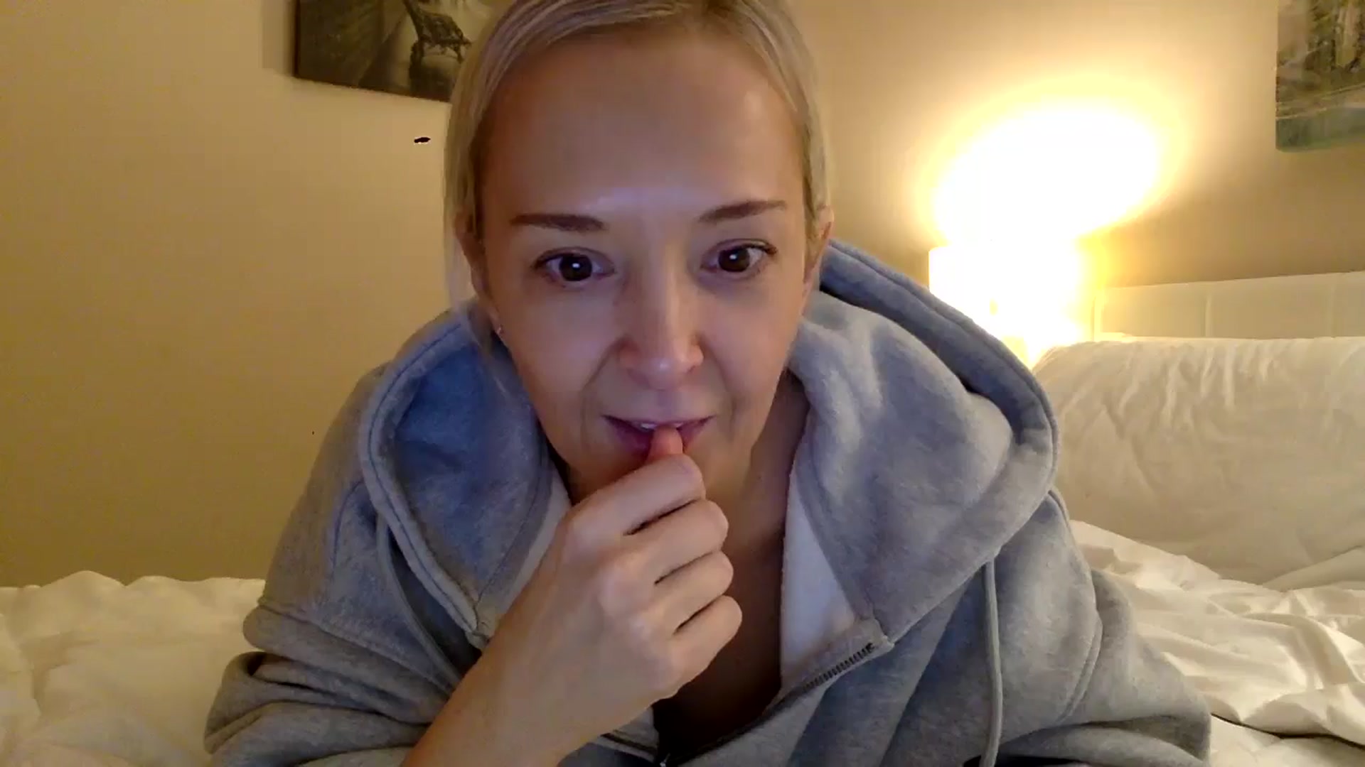 Gallery image thumbnail from Aimee555's myfreecams stream on, 01/06/2026, 17:47 image 8 of 20