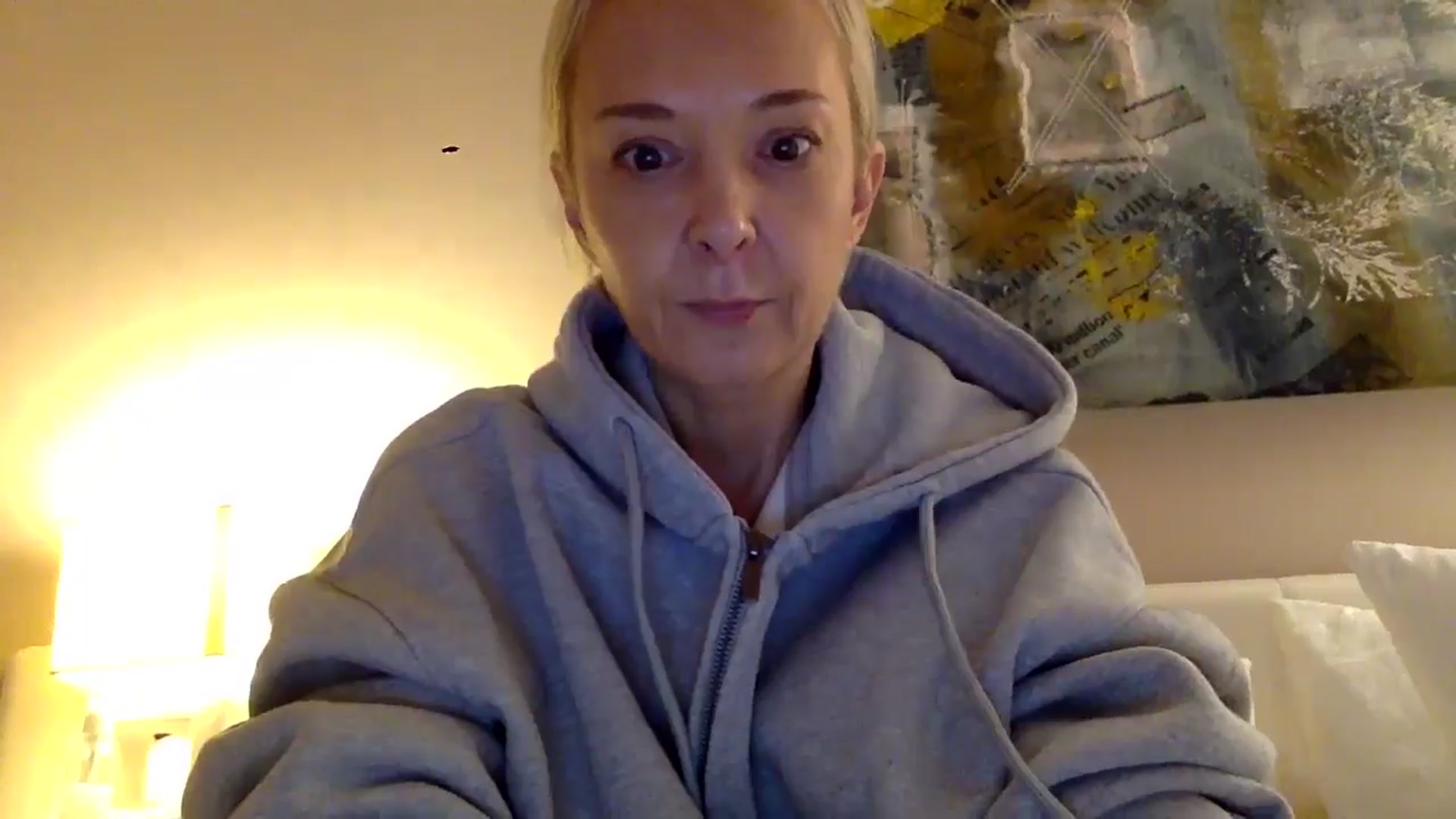 Gallery image thumbnail from Aimee555's myfreecams stream on, 01/06/2026, 18:18 image 11 of 20
