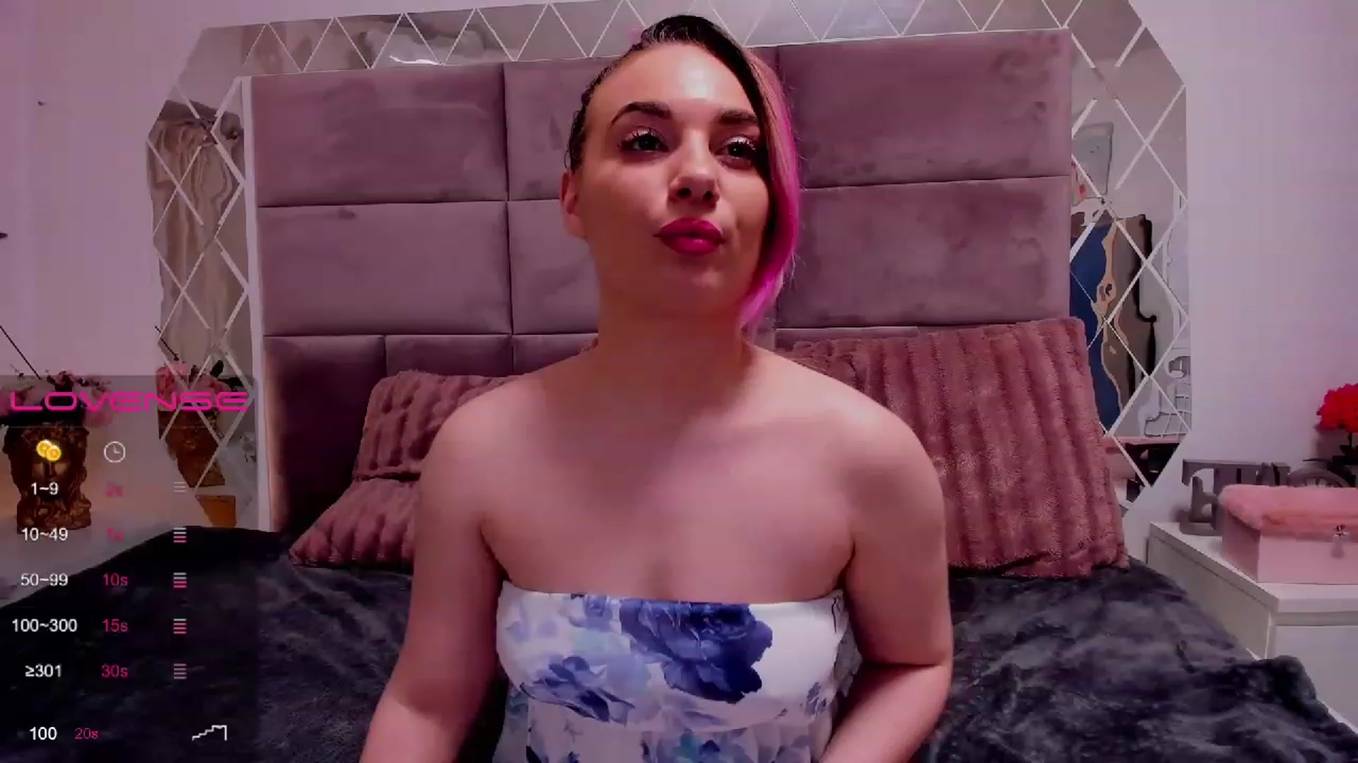 Gallery image thumbnail from AimeeJess's myfreecams stream on, 05/25/2023, 22:03 image 15 of 20