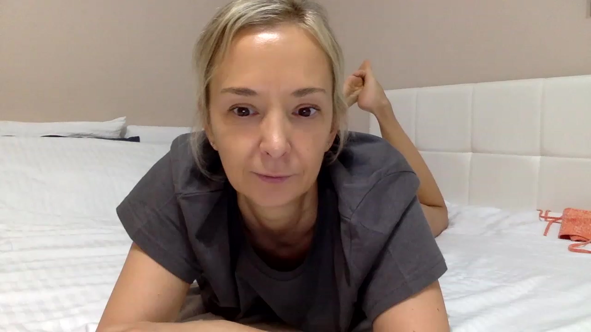 Gallery image thumbnail from Aimee_Angel's myfreecams stream on, 12/08/2022, 18:25 image 15 of 20