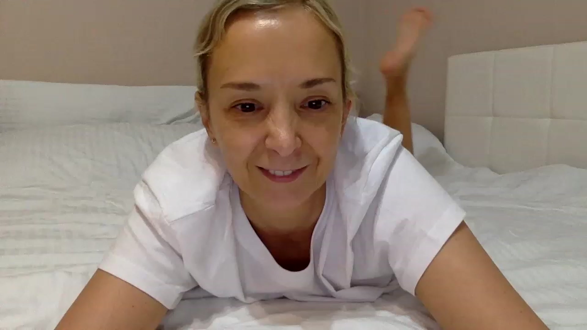 Gallery image thumbnail from Aimee_Angel's myfreecams stream on, 12/09/2022, 19:09 image 15 of 20