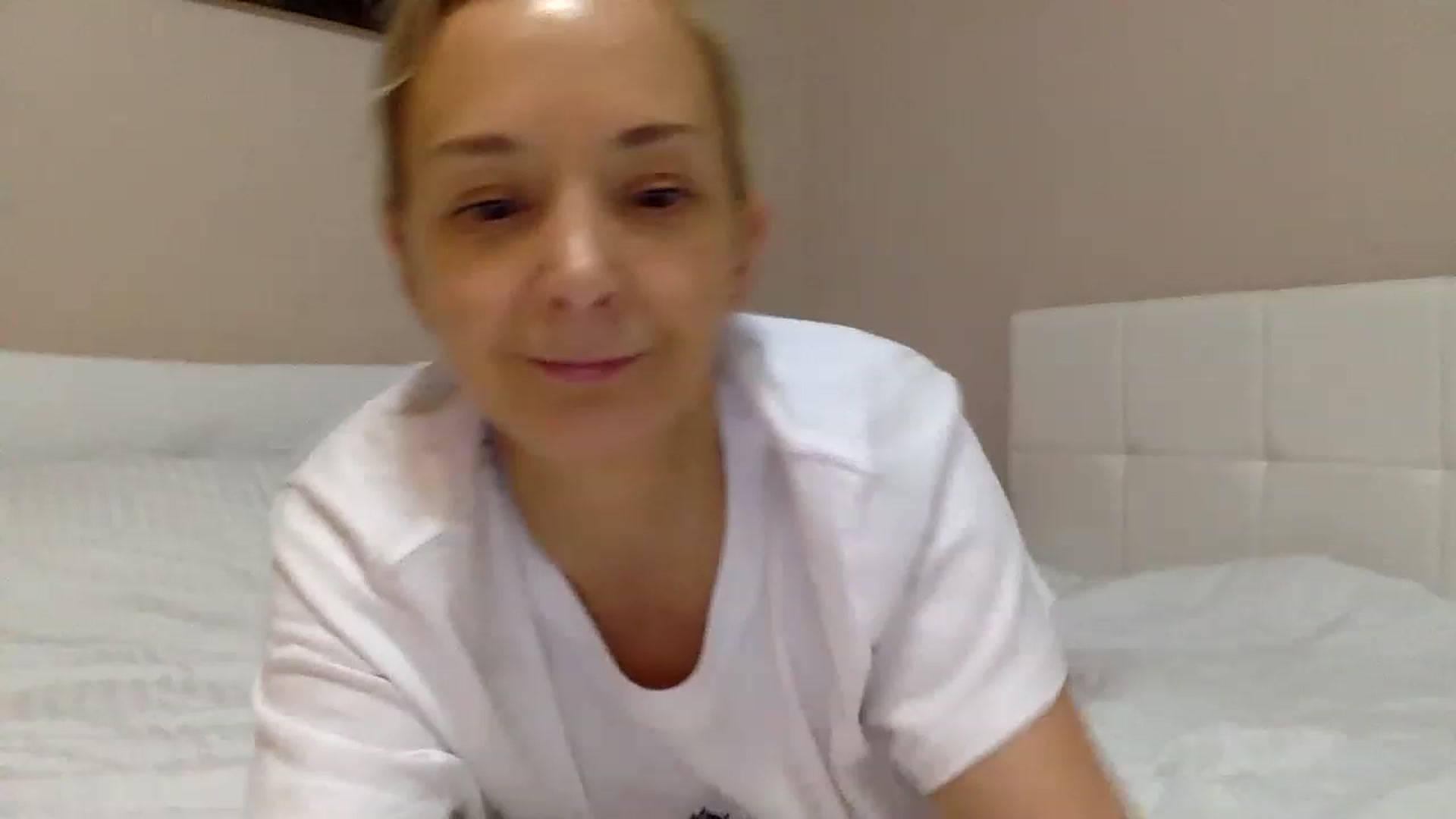 Gallery image thumbnail from Aimee_Angel's myfreecams stream on, 12/09/2022, 19:09 image 1 of 20