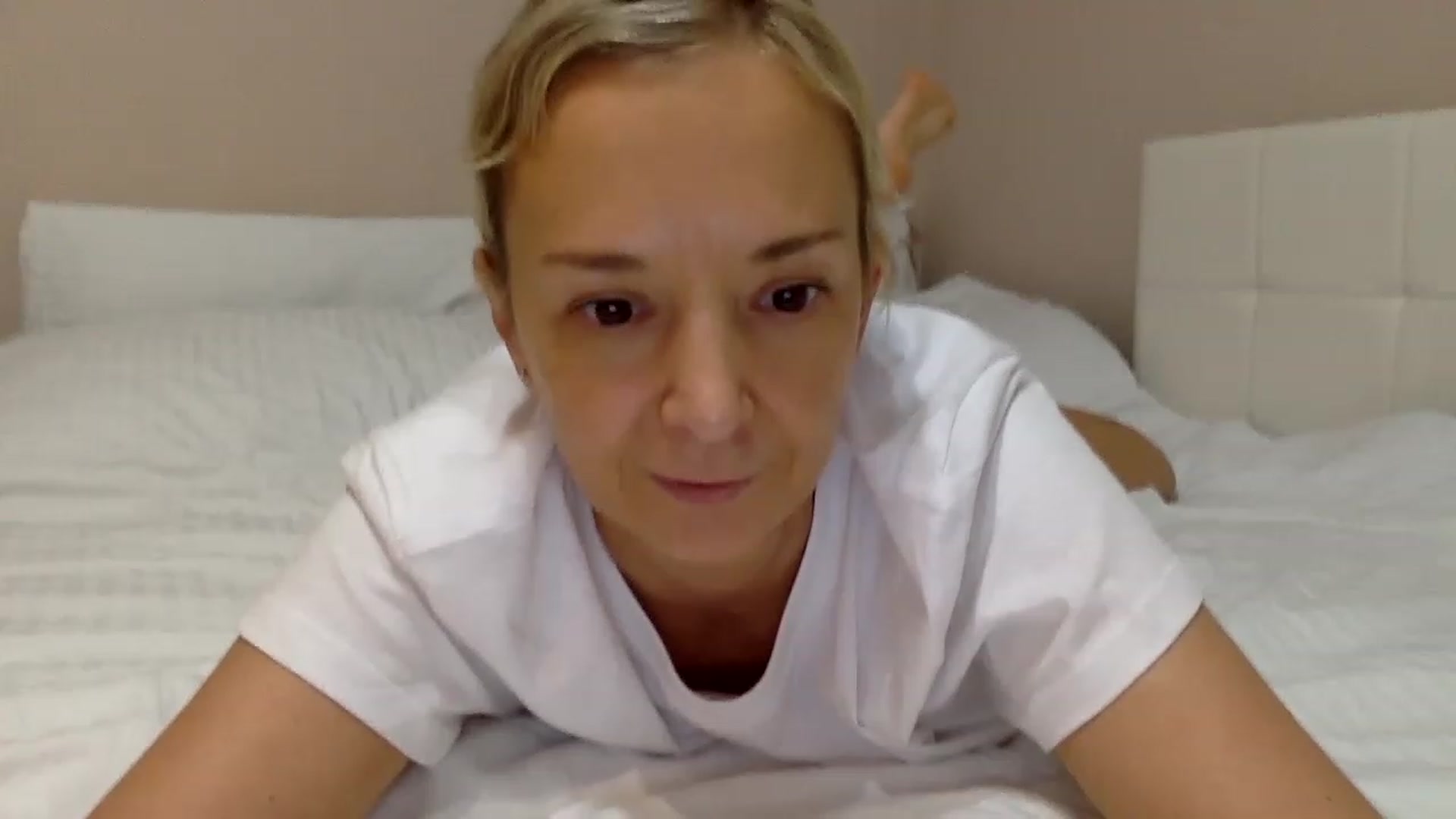 Gallery image thumbnail from Aimee_Angel's myfreecams stream on, 12/09/2022, 19:09 image 14 of 20