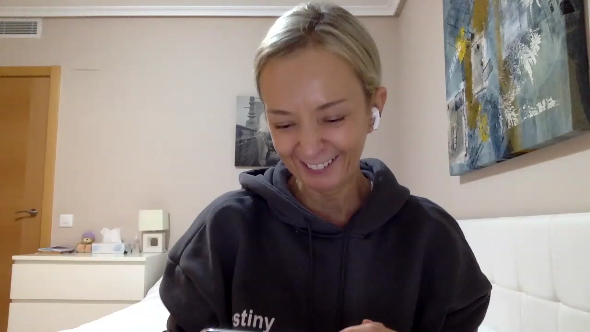 Gallery image thumbnail from Aimee_Angel's myfreecams stream on, 12/11/2022, 19:13 image 14 of 20