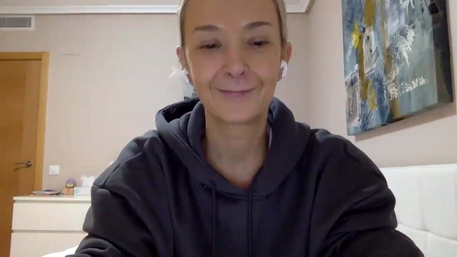 Gallery image thumbnail from Aimee_Angel's myfreecams stream on, 12/11/2022, 19:13 image 19 of 20