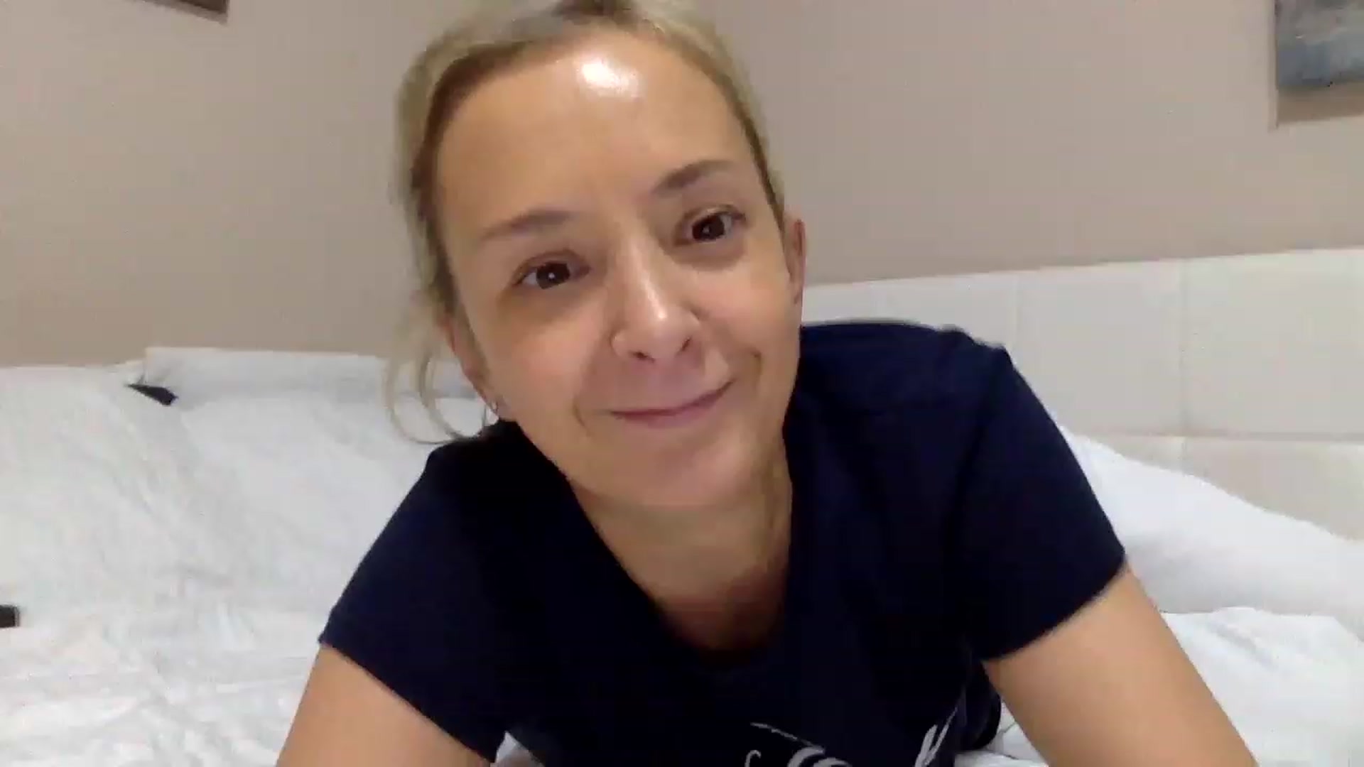 Gallery image thumbnail from Aimee_Angel's myfreecams stream on, 12/11/2022, 21:26 image 16 of 20