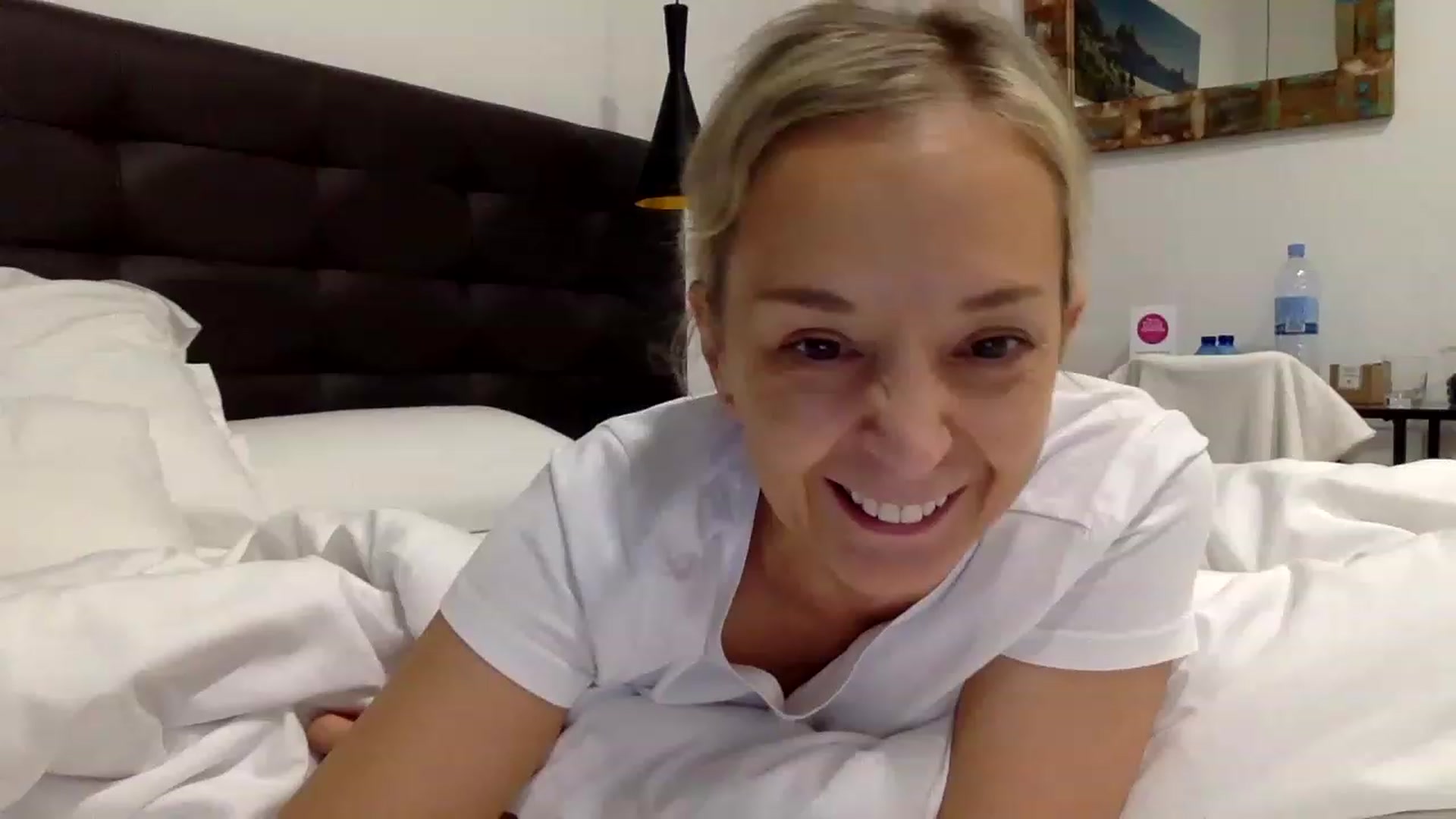 Gallery image thumbnail from Aimee_Angel's myfreecams stream on, 12/12/2022, 23:28 image 18 of 20