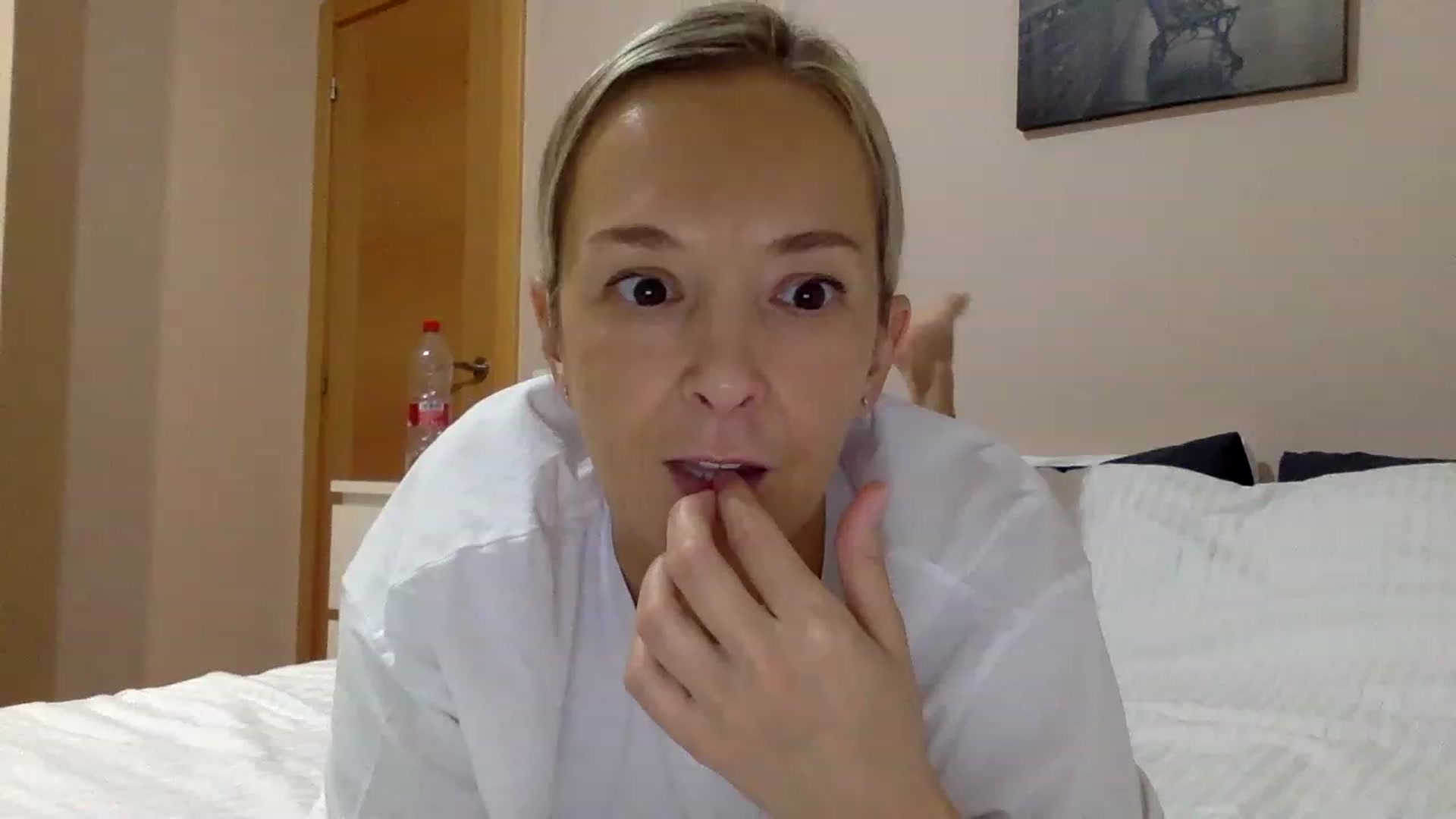 Gallery image thumbnail from Aimee_Angel's myfreecams stream on, 12/26/2022, 18:21 image 1 of 20