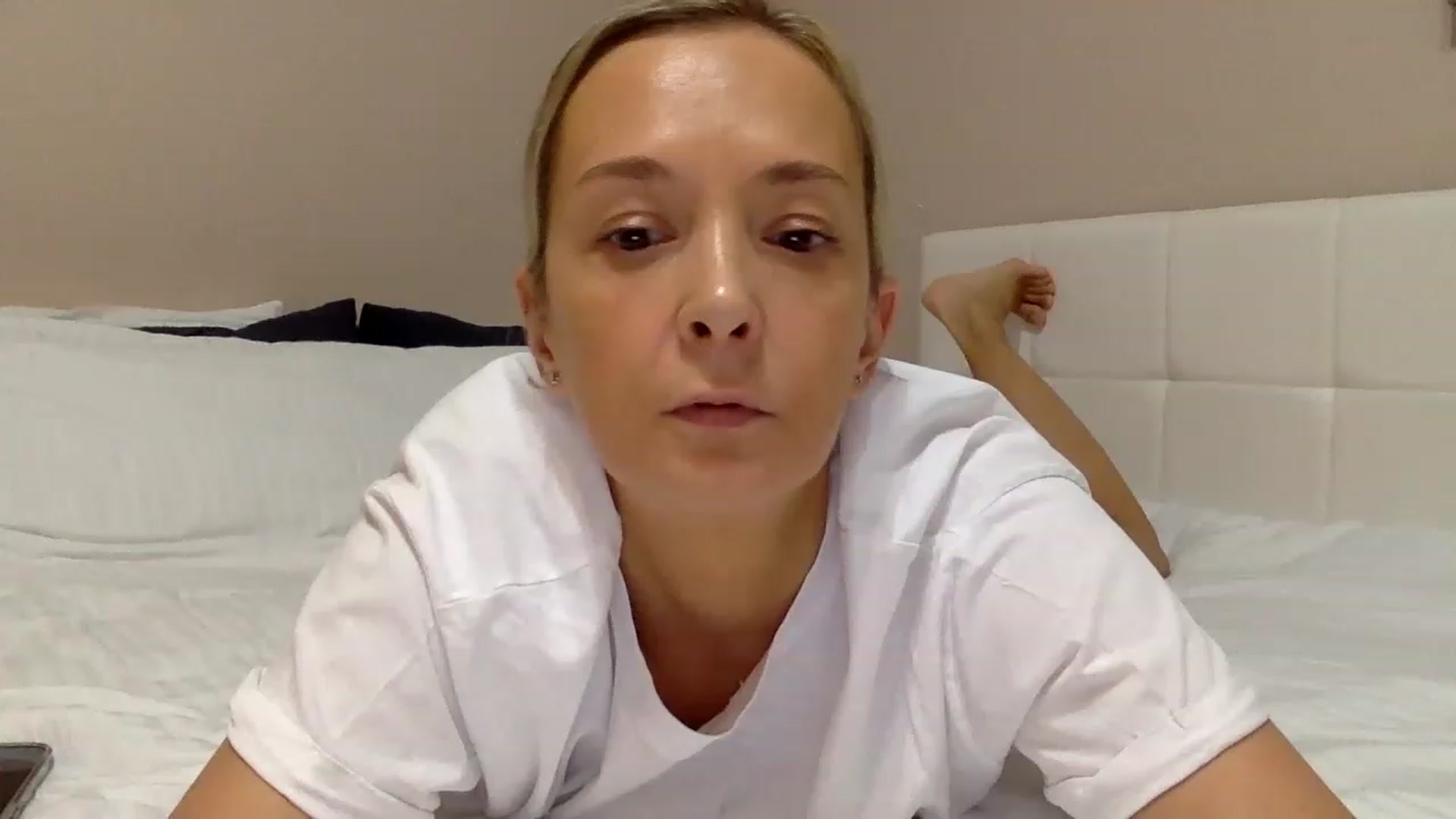 Gallery image thumbnail from Aimee_Angel's myfreecams stream on, 12/26/2022, 18:57 image 11 of 20