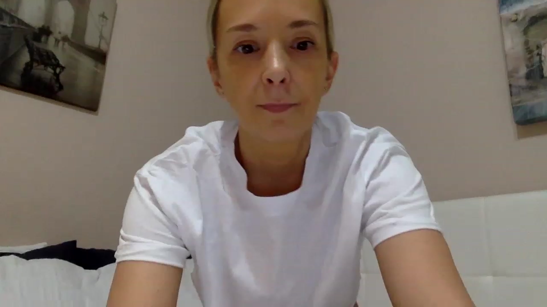 Gallery image thumbnail from Aimee_Angel's myfreecams stream on, 12/26/2022, 18:57 image 4 of 20