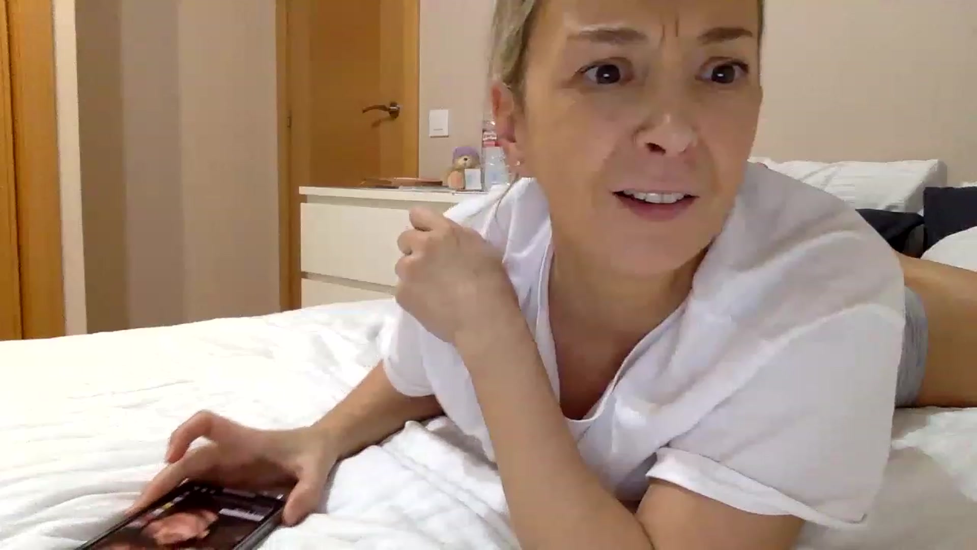 Gallery image thumbnail from Aimee_Angel's myfreecams stream on, 12/27/2022, 19:23 image 15 of 20