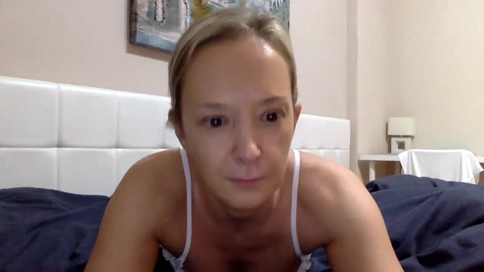 Gallery image thumbnail from Aimee_Angel's myfreecams stream on, 12/29/2022, 18:49 image 4 of 20