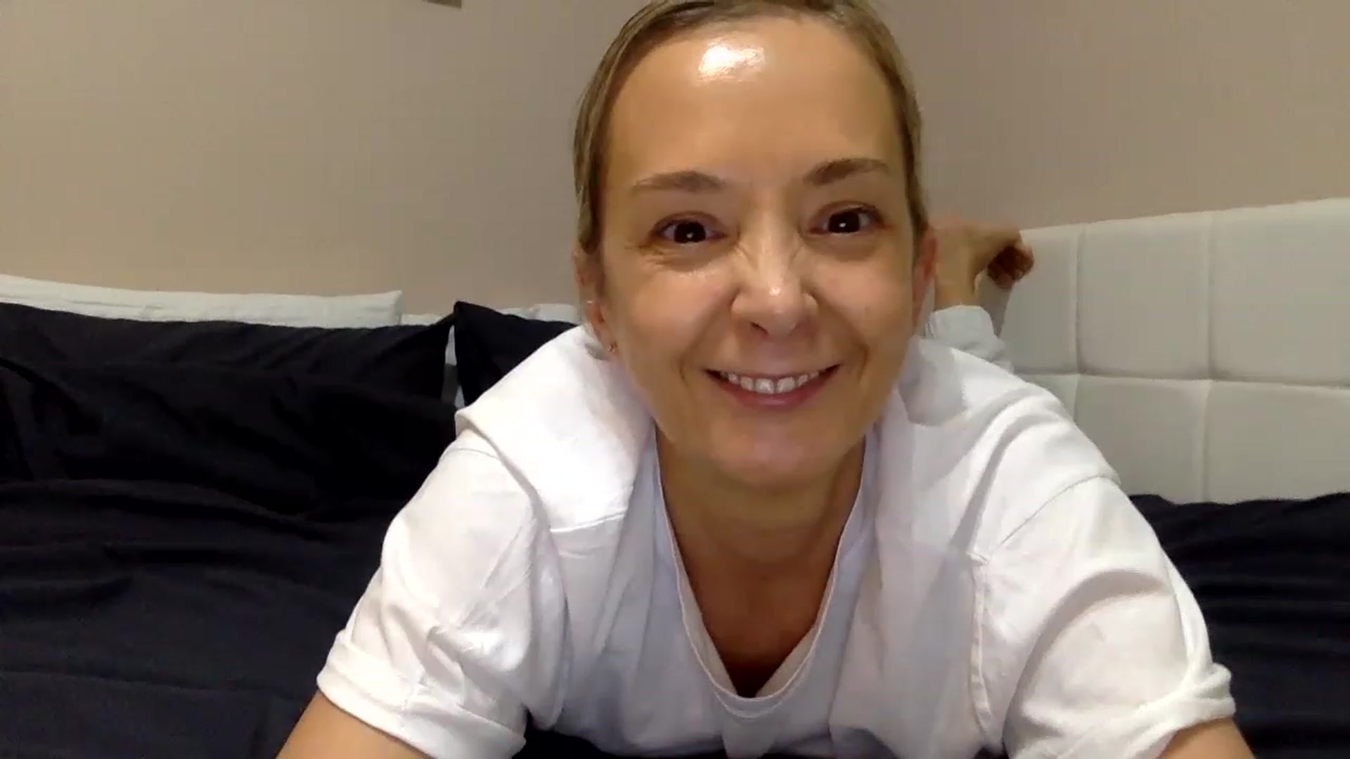 Gallery image thumbnail from Aimee_Angel's myfreecams stream on, 12/30/2022, 18:31 image 5 of 20